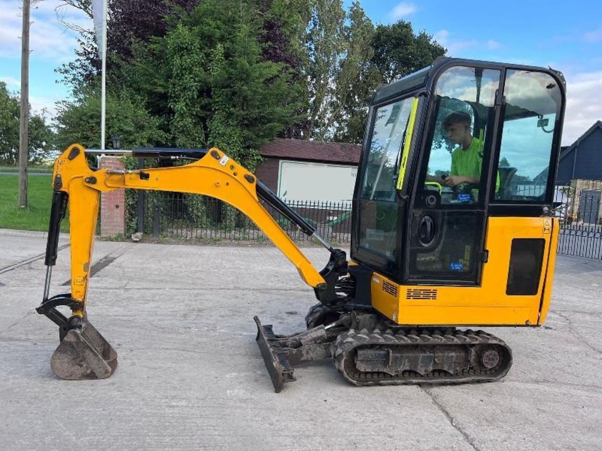 JCB 15-C1 TRACKED EXCAVATOR *YEAR 2018* C/W QUICK HITCH & BUCKET - Image 2 of 13