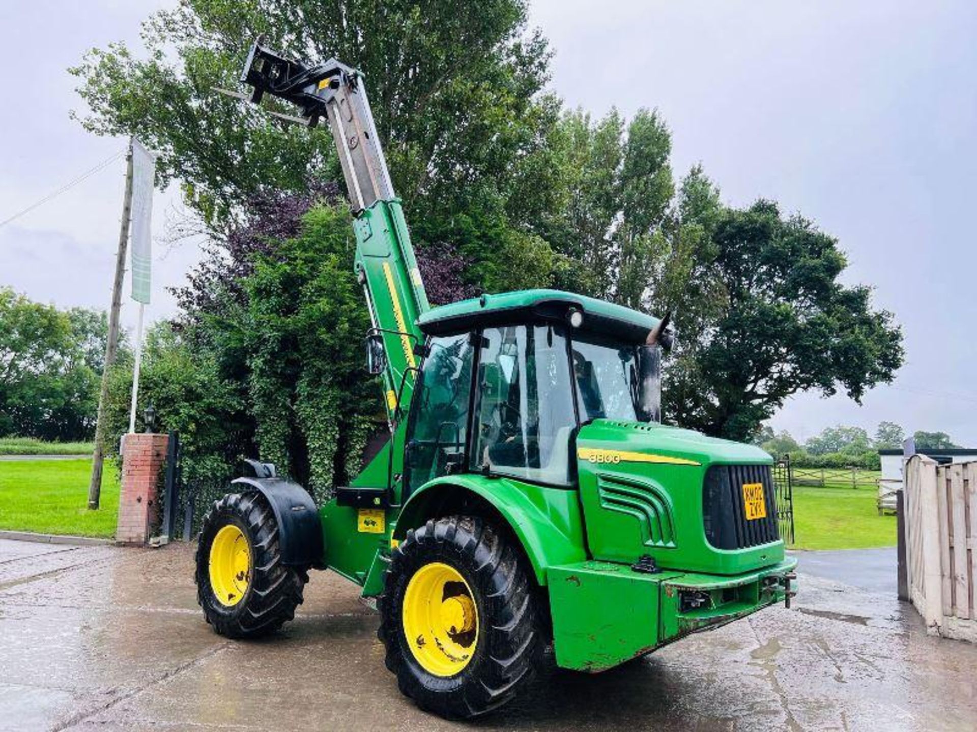 JOHN DEER 3800 4WD TELEHANDLER C/W PIN & CONE HEAD STOCK - Image 11 of 15