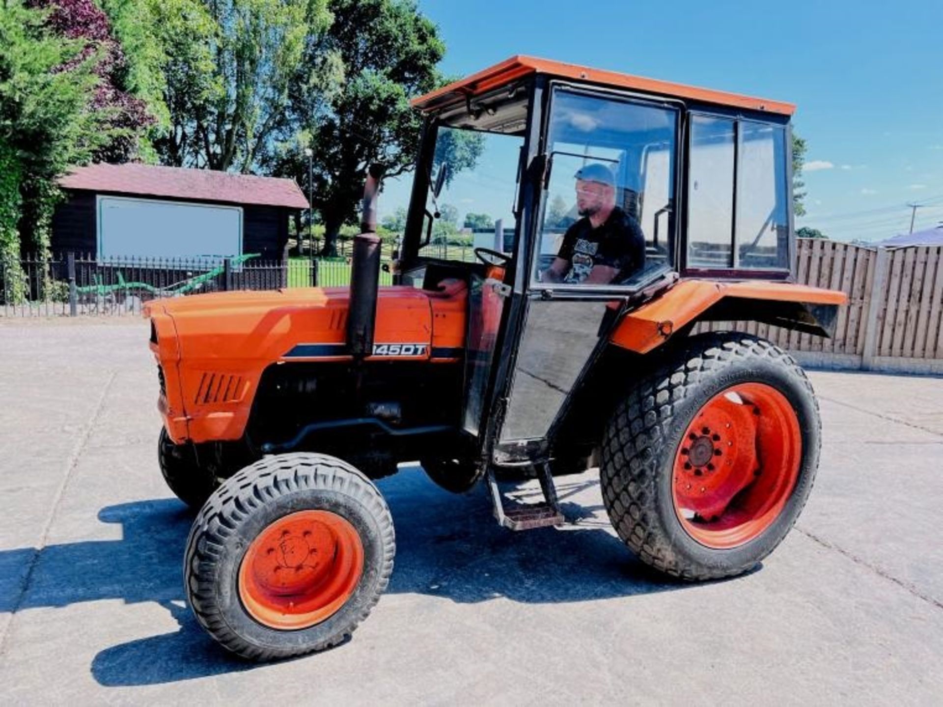 KUBOTA L345DT 4WD TRACTOR - READING 2986 HOURS - Image 4 of 12