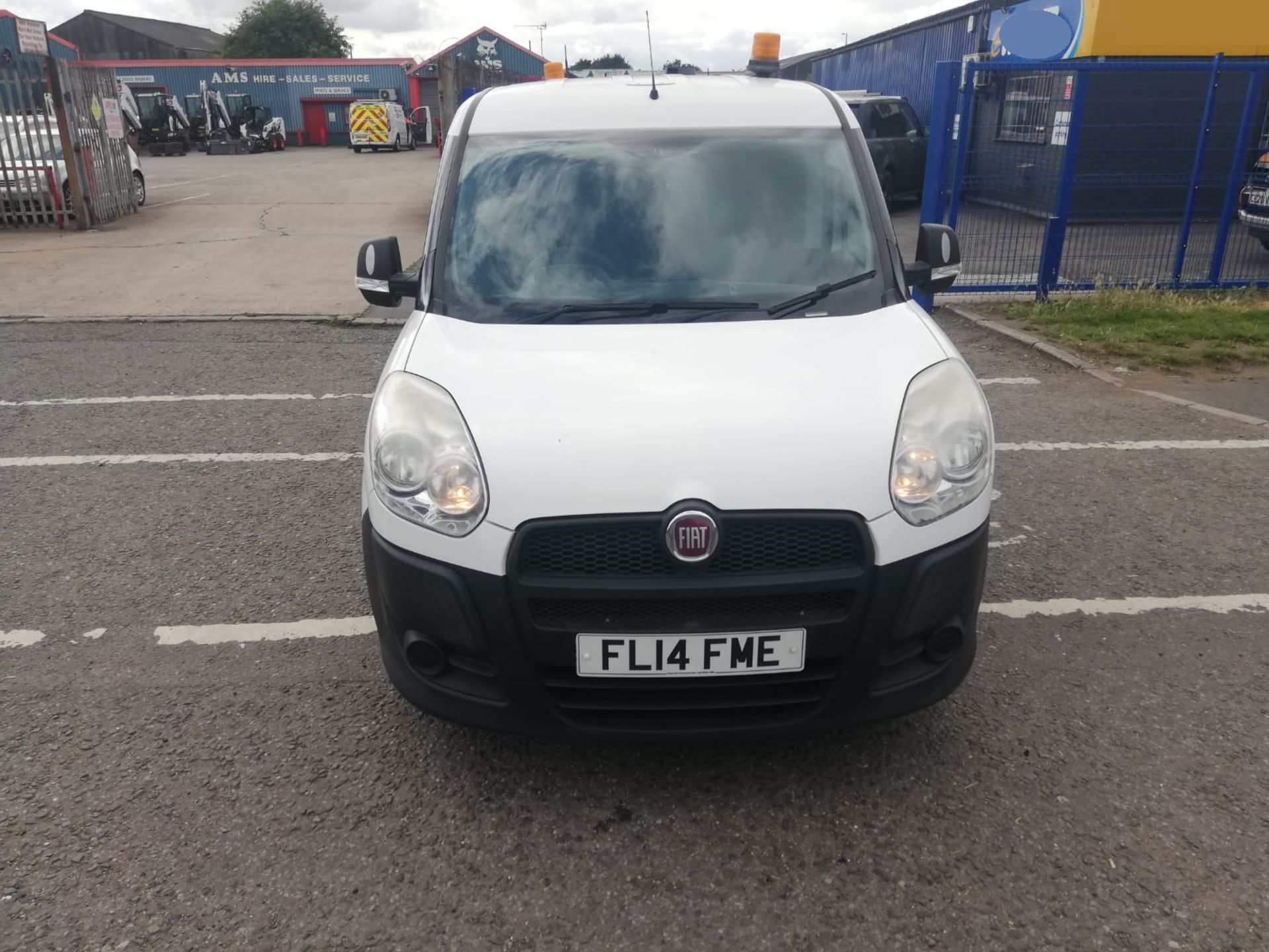 2014 14 fiat doblo maxi Panel van - 1.3 5 speed - Lwb - Twin side doors - 71k miles - Image 2 of 10