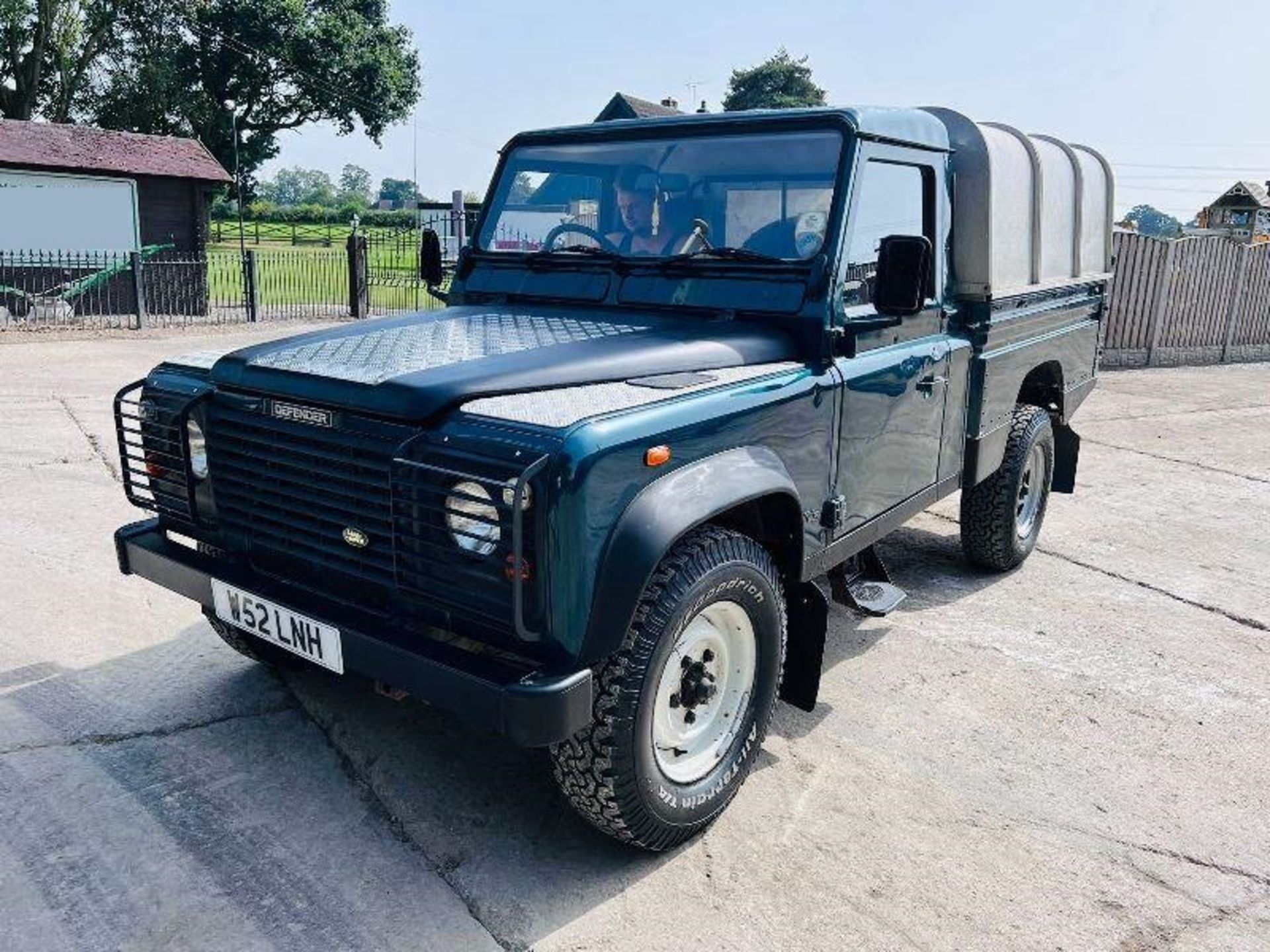 LAND ROVER 110 TD5 4WD PICK UP C/W CANOPY - 4WD - CANOPY - REAR TAIL GATE - Image 2 of 19