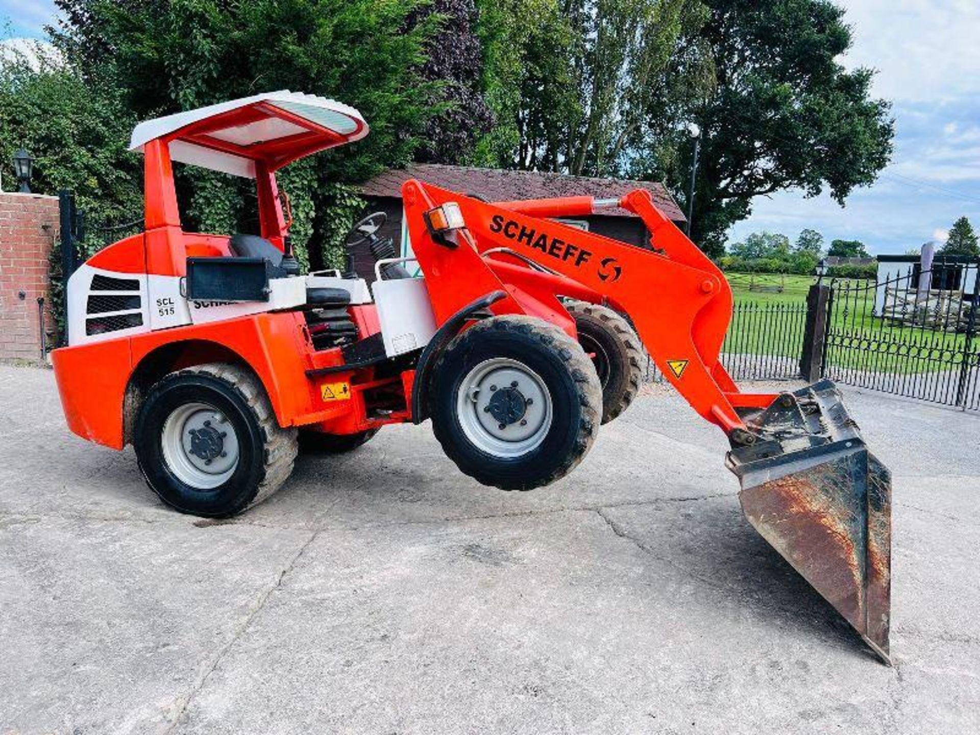 SCHAEFF SCL515 4WD LOADING SHOVEL C/W CANOPY AND ROLE FRAME - Image 14 of 16