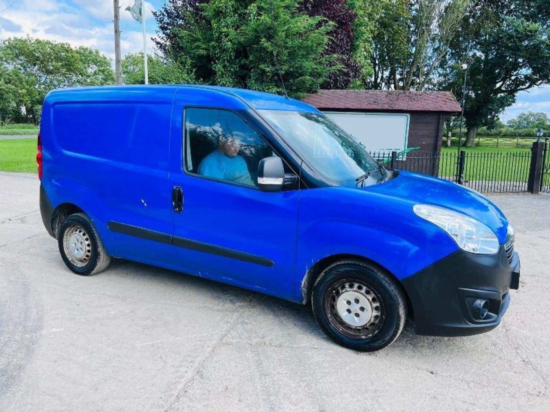 VAUXHALL COMBO VAN *YEAR 2017 , MOT'D TILL JANUARY 2024*