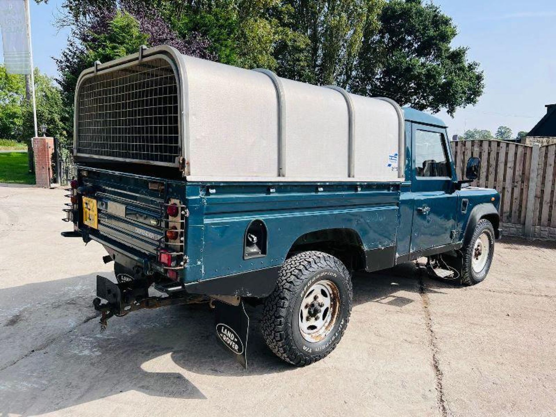 LAND ROVER 110 TD5 4WD PICK UP C/W CANOPY - 4WD - CANOPY - REAR TAIL GATE - Image 11 of 19