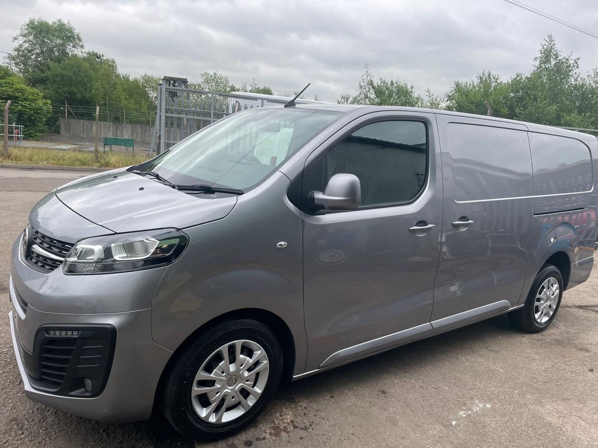 2019 60 Vauxhall vivaro 3100 sportive s/s Panel van - Euro 6 - LWB L2 - 41,234 warranted miles. - Image 3 of 9