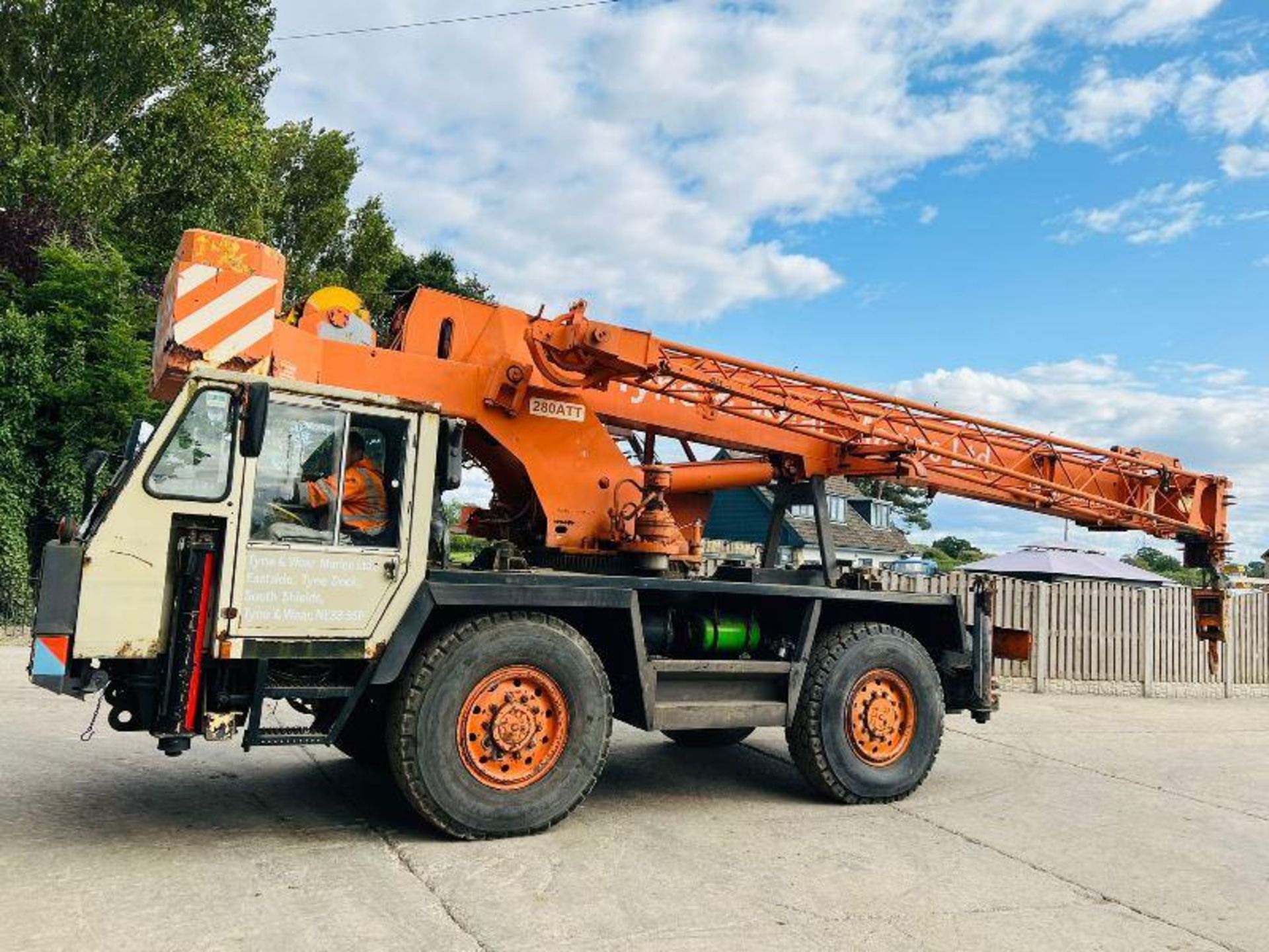 PPM 280ATT ROUGH TERRIAN CRANE * 27 METER REACH * - Image 15 of 17