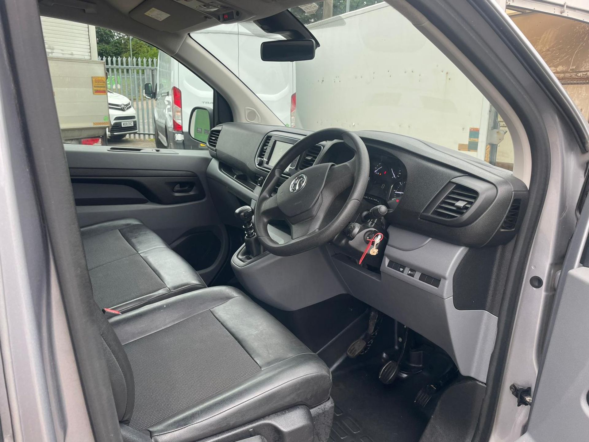 2019 60 Vauxhall vivaro 3100 sportive s/s Panel van - Euro 6 - LWB L2 - 41,234 warranted miles. - Image 6 of 9