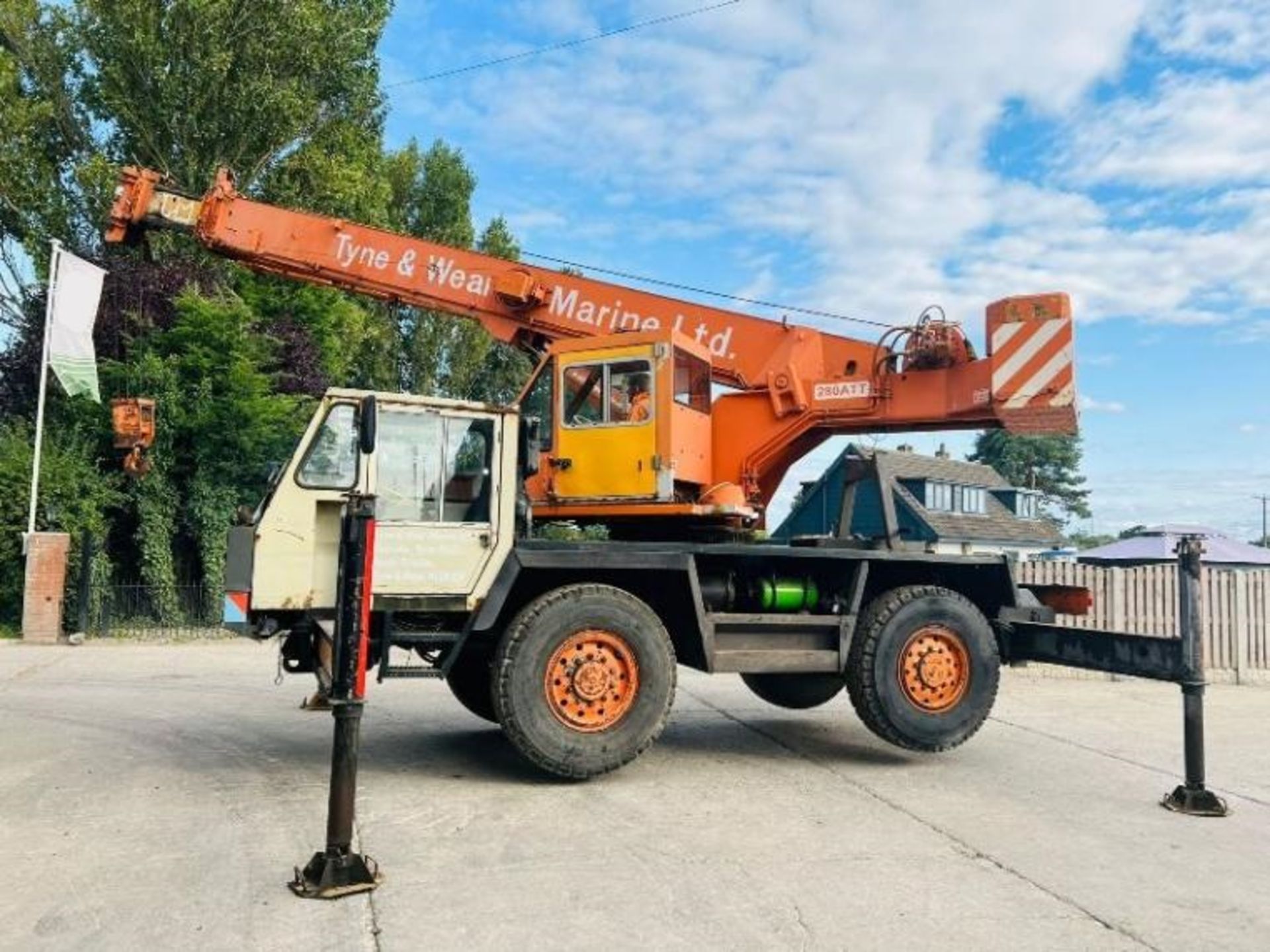 PPM 280ATT ROUGH TERRIAN CRANE * 27 METER REACH * - Image 2 of 17