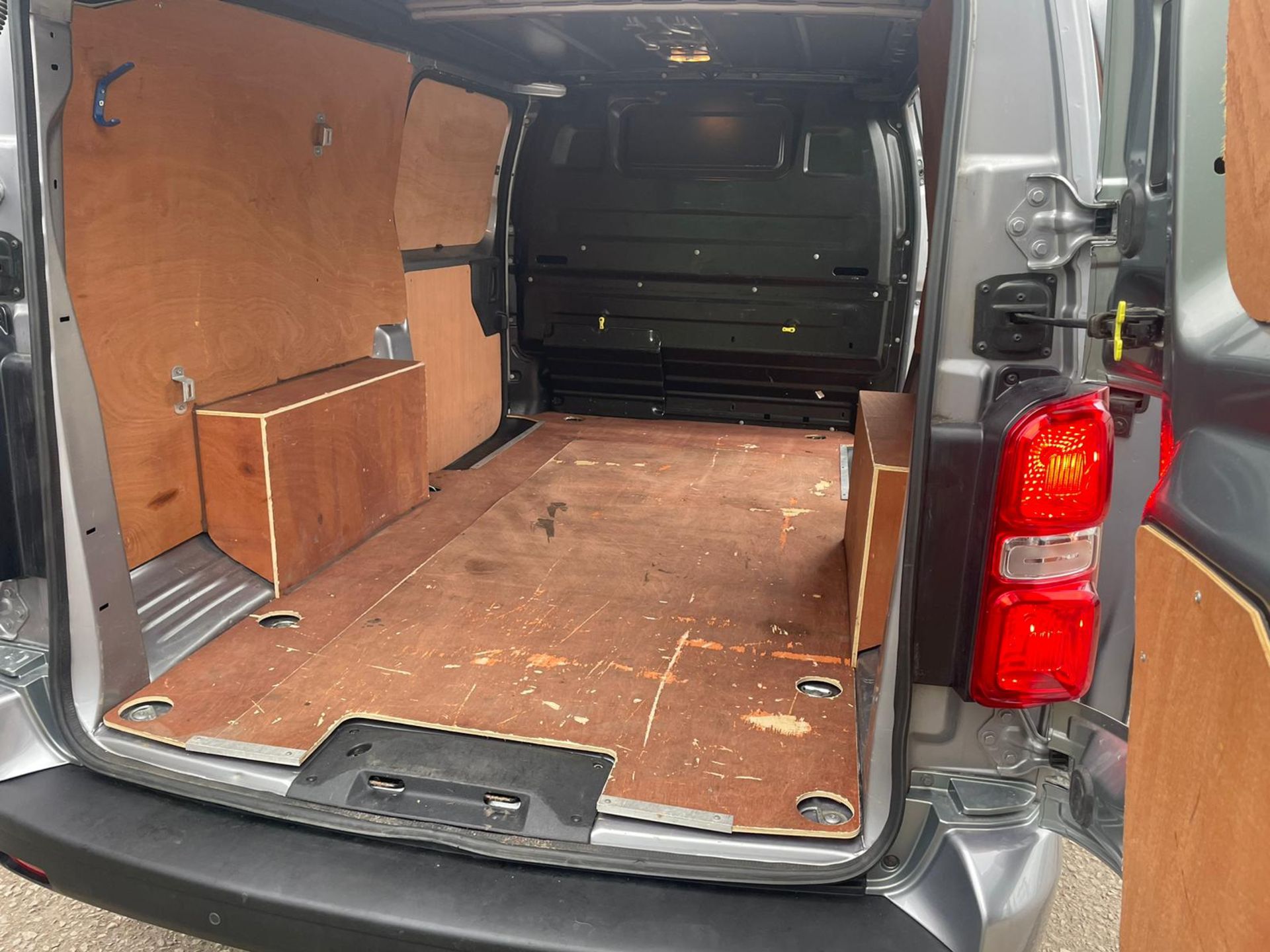 2019 60 Vauxhall vivaro 3100 sportive s/s Panel van - Euro 6 - LWB L2 - 41,234 warranted miles. - Image 7 of 9