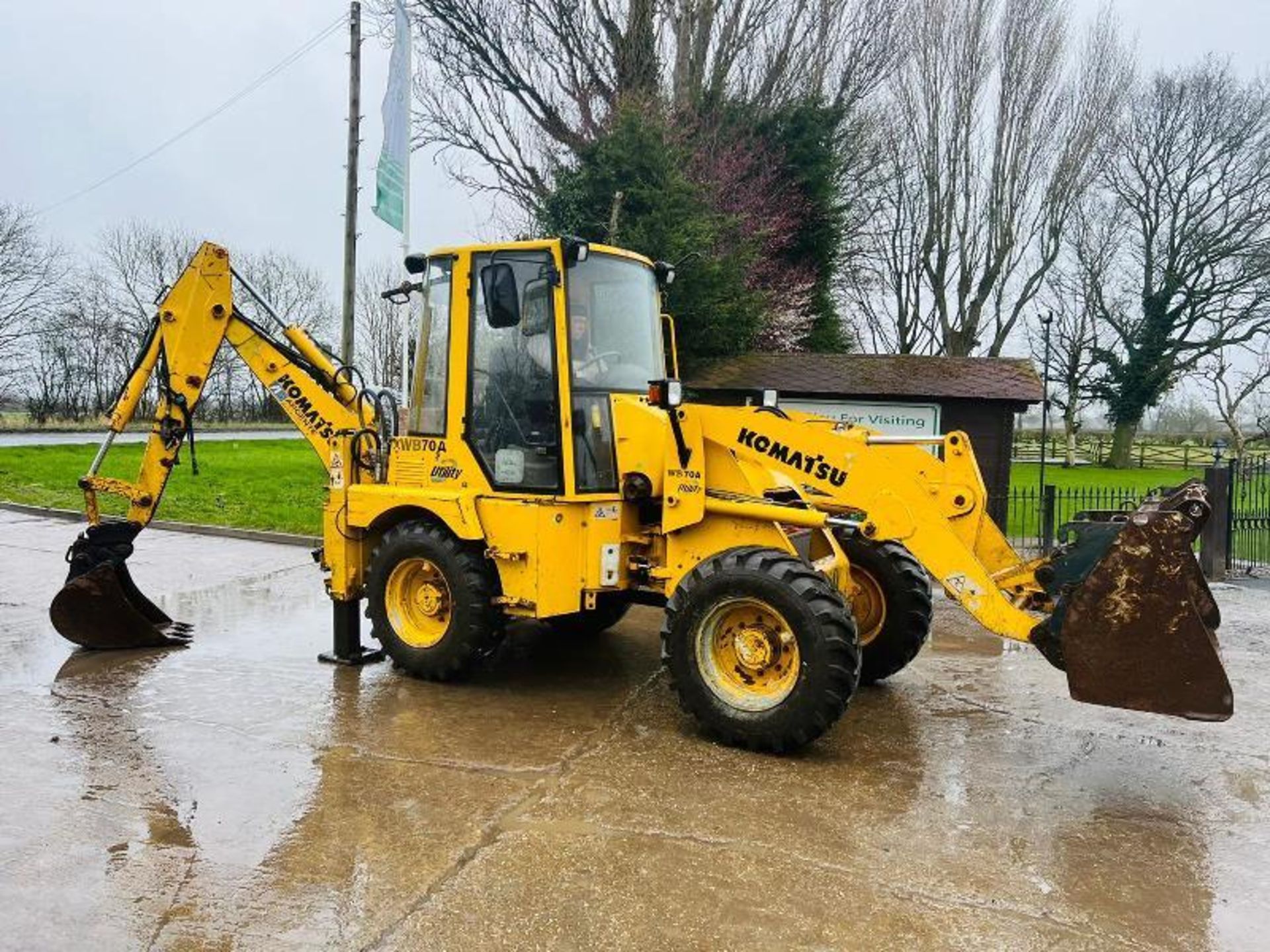 KOMATSU WB70A 4WD PIVOT STEER BACKHOE DIGGER C/W Q - Image 12 of 15