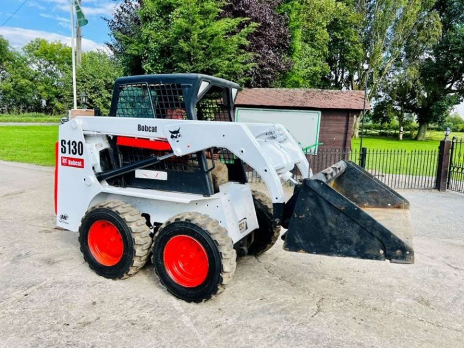 BOBCAT S130 4WD SKIDSTEER *3348 HOURS* C/W BUCKET - Image 2 of 14