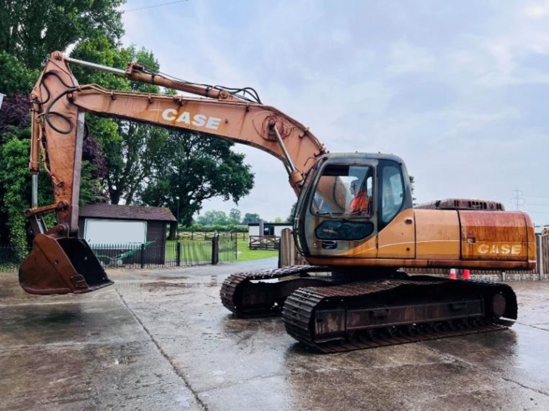 CASE CX210 TRACKED EXCAVATOR C/W ISUZU 6 CYLINDER  - Image 5 of 17