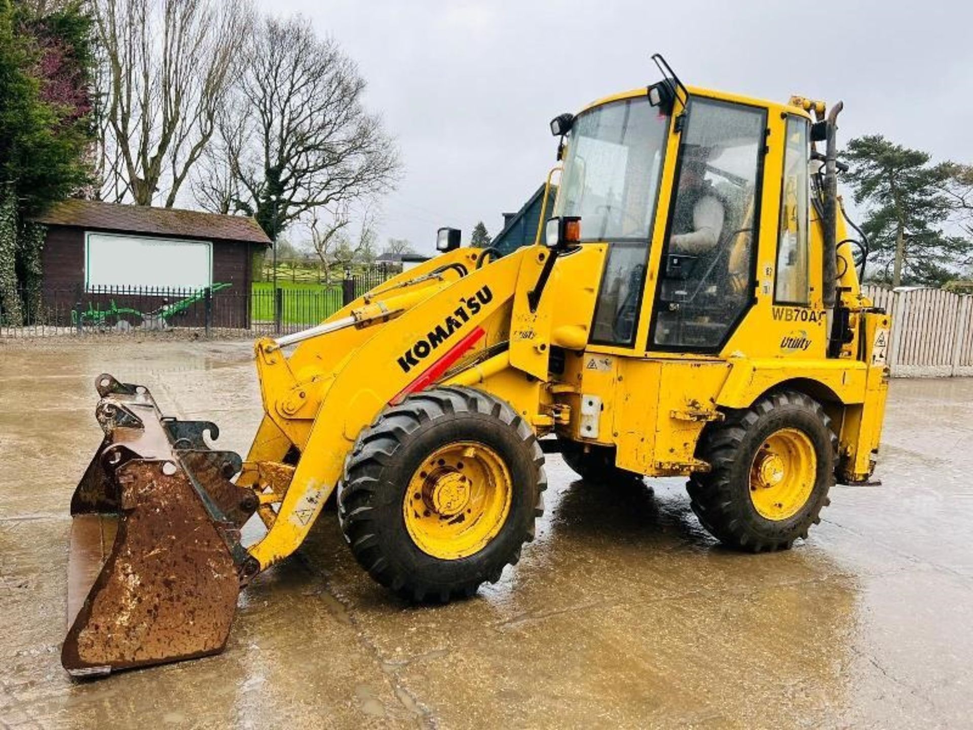 KOMATSU WB70A 4WD PIVOT STEER BACKHOE DIGGER C/W Q - Image 3 of 15