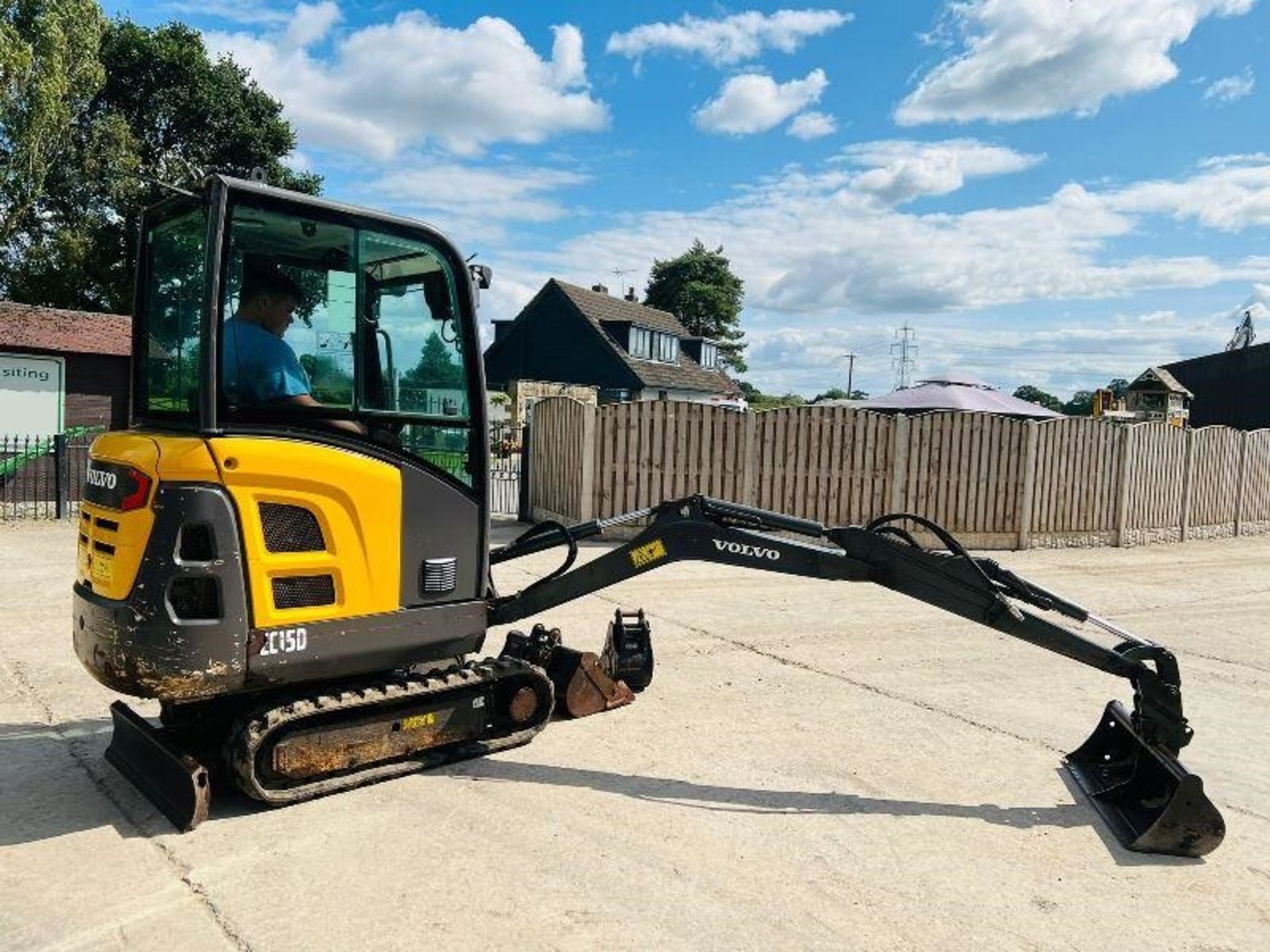 VOLVO EC15D EXCAVATOR *YEAR 2017, 1461 HOURS* C/W  - Image 8 of 13