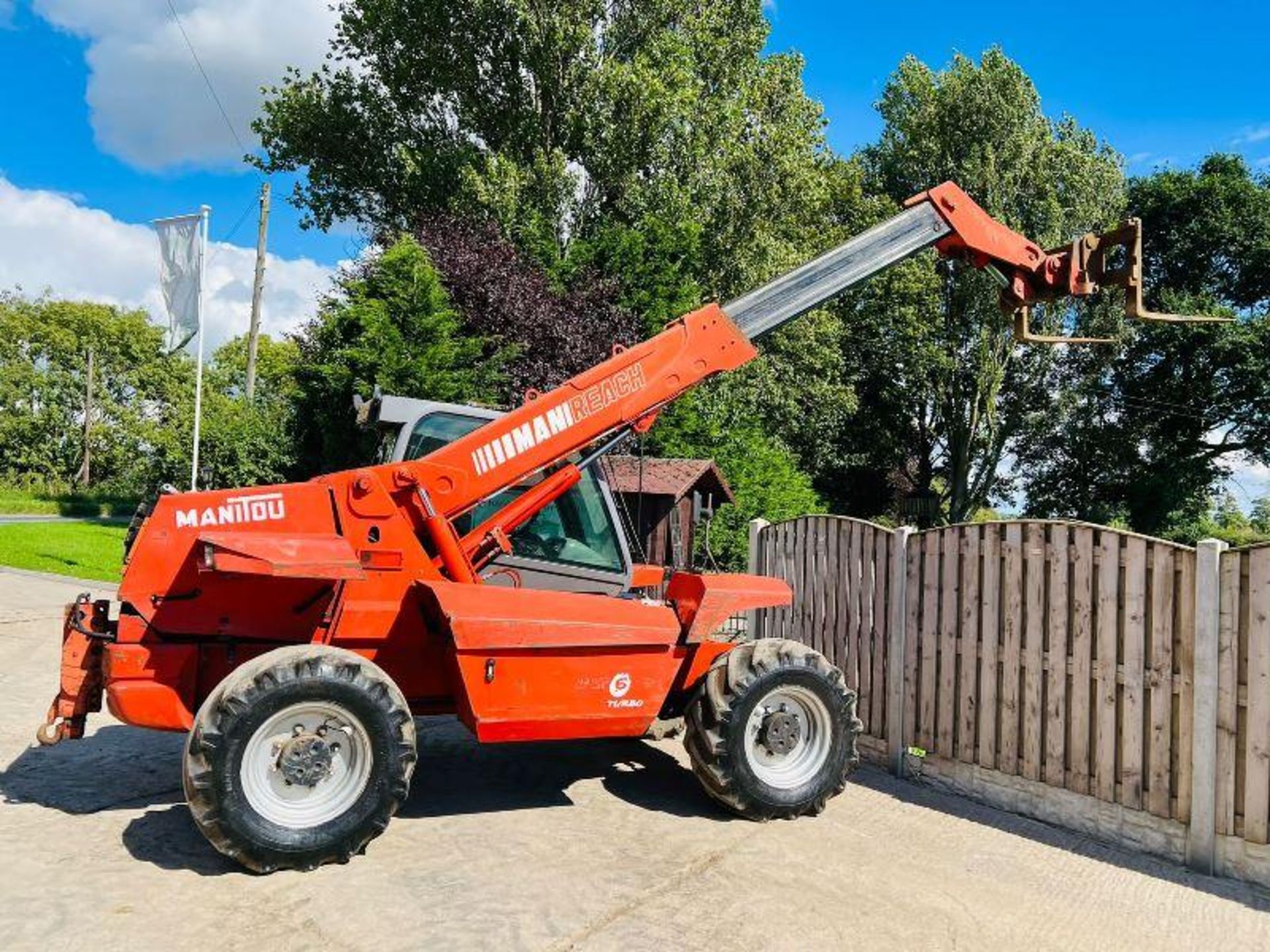 MANITOU MLT628T 4WD TELEHANDLER *AG-SPEC* C/W PICK - Image 10 of 12