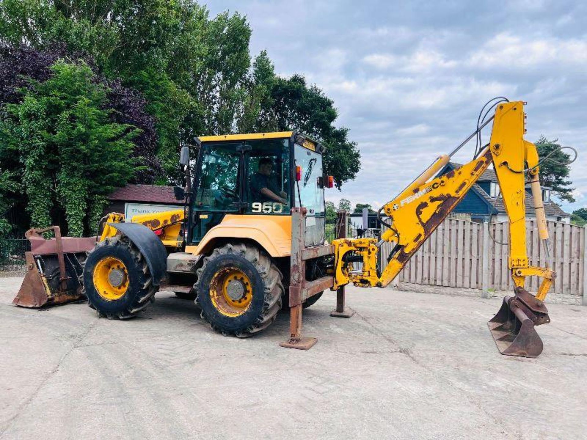 FERMEC 960 4WD EQUAL WHEELED BACKHOE DIGGER C/W RE - Image 12 of 14