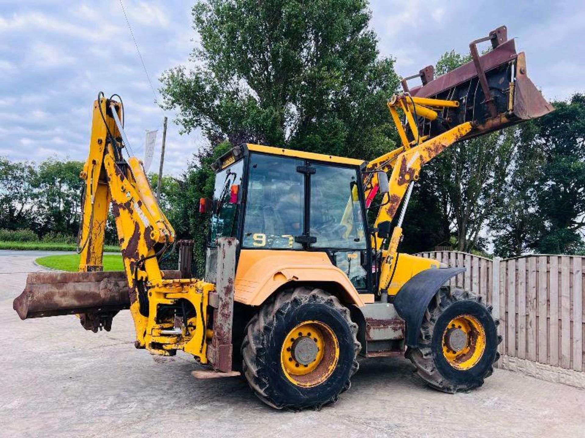 FERMEC 960 4WD EQUAL WHEELED BACKHOE DIGGER C/W RE - Image 7 of 14