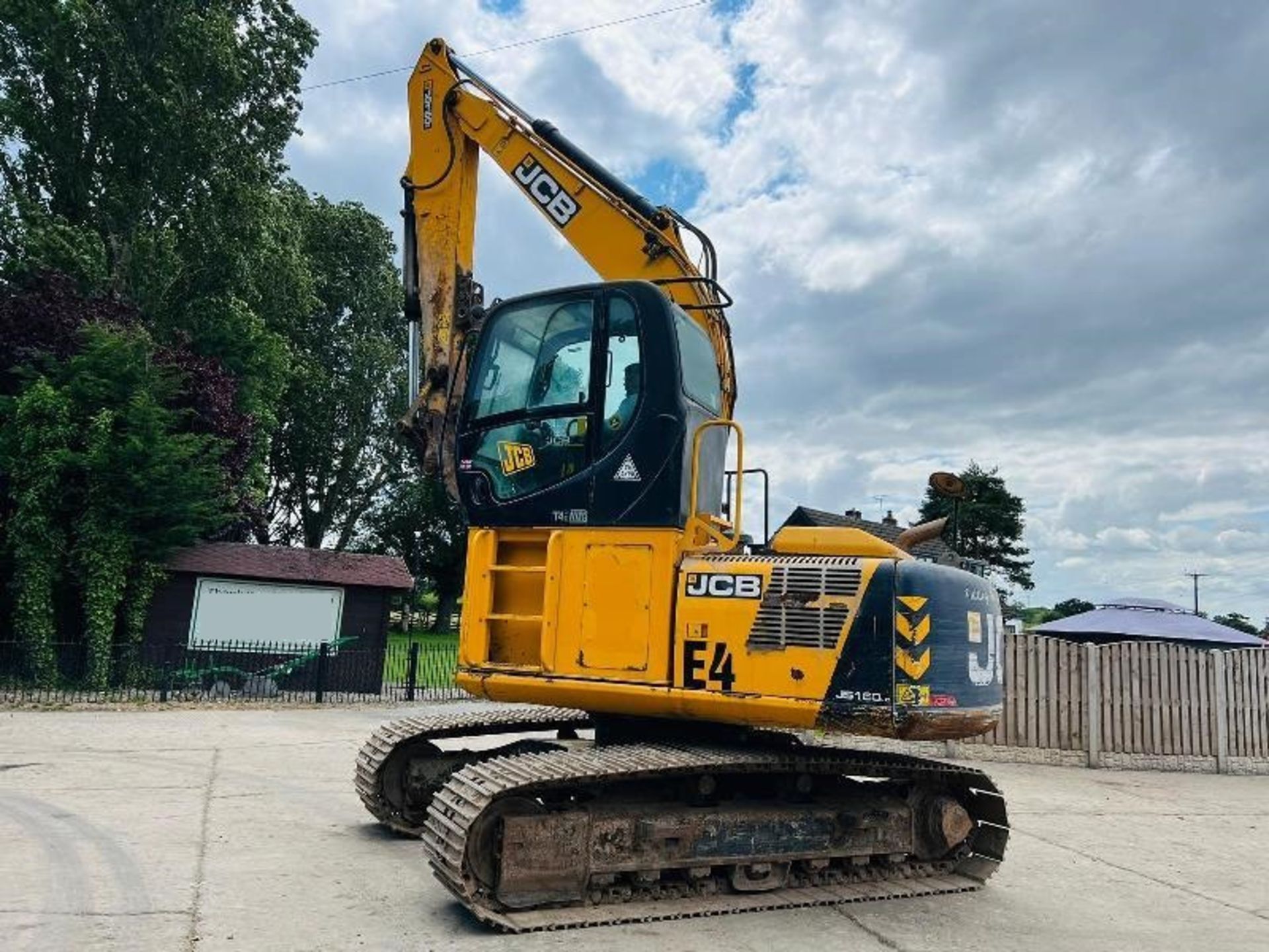 JCB JS160 HIGH RISED CABIN TRACKED EXCAVATOR C/W G - Image 5 of 12