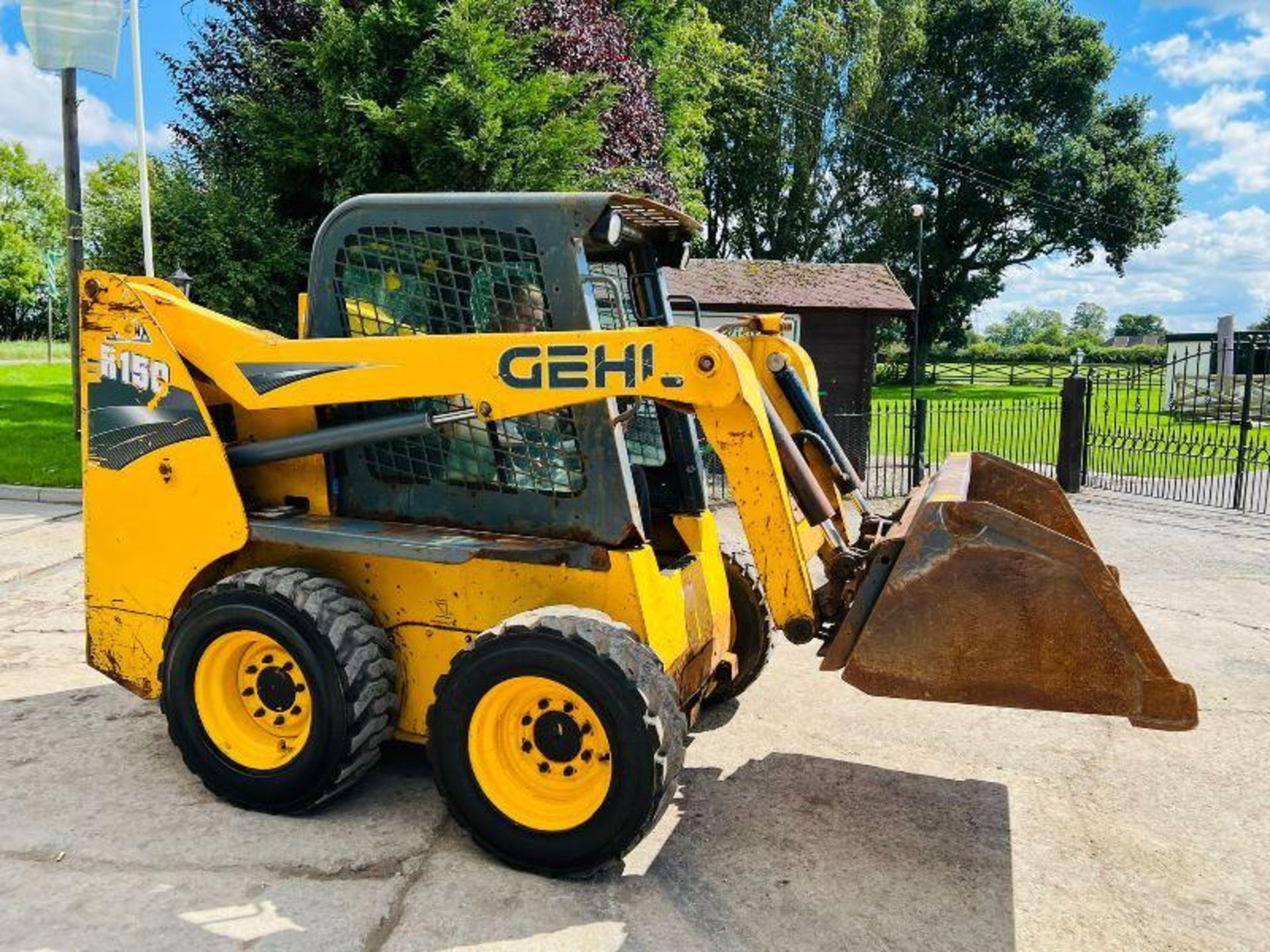 GEHL R150 4WD SKIDSTEER *YEAR 2015* C/W BUCKET - Image 10 of 13