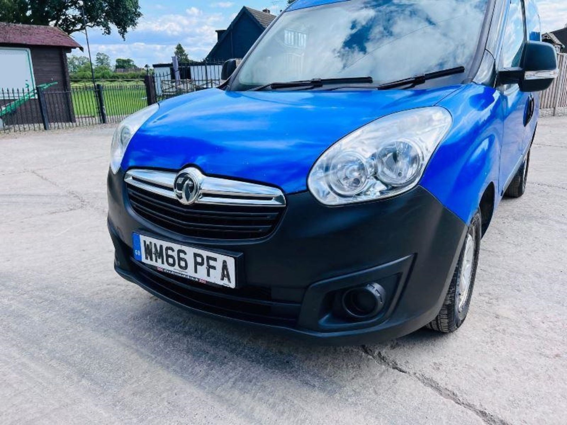 VAUXHALL COMBO VAN *YEAR 2017 , MOT'D TILL JANUARY - Image 13 of 15