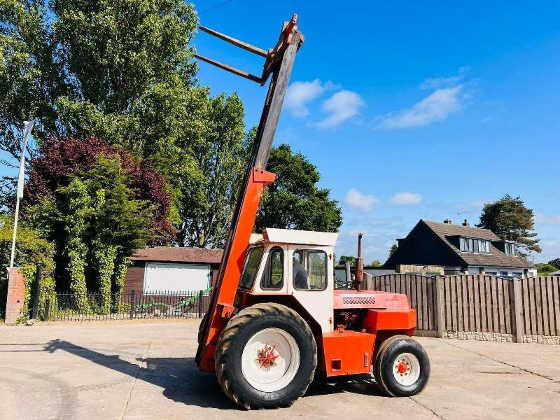 FINLAY F60 ROUGH TERRIAN FORKLIFT C/W TWO STAGE MA - Image 4 of 12