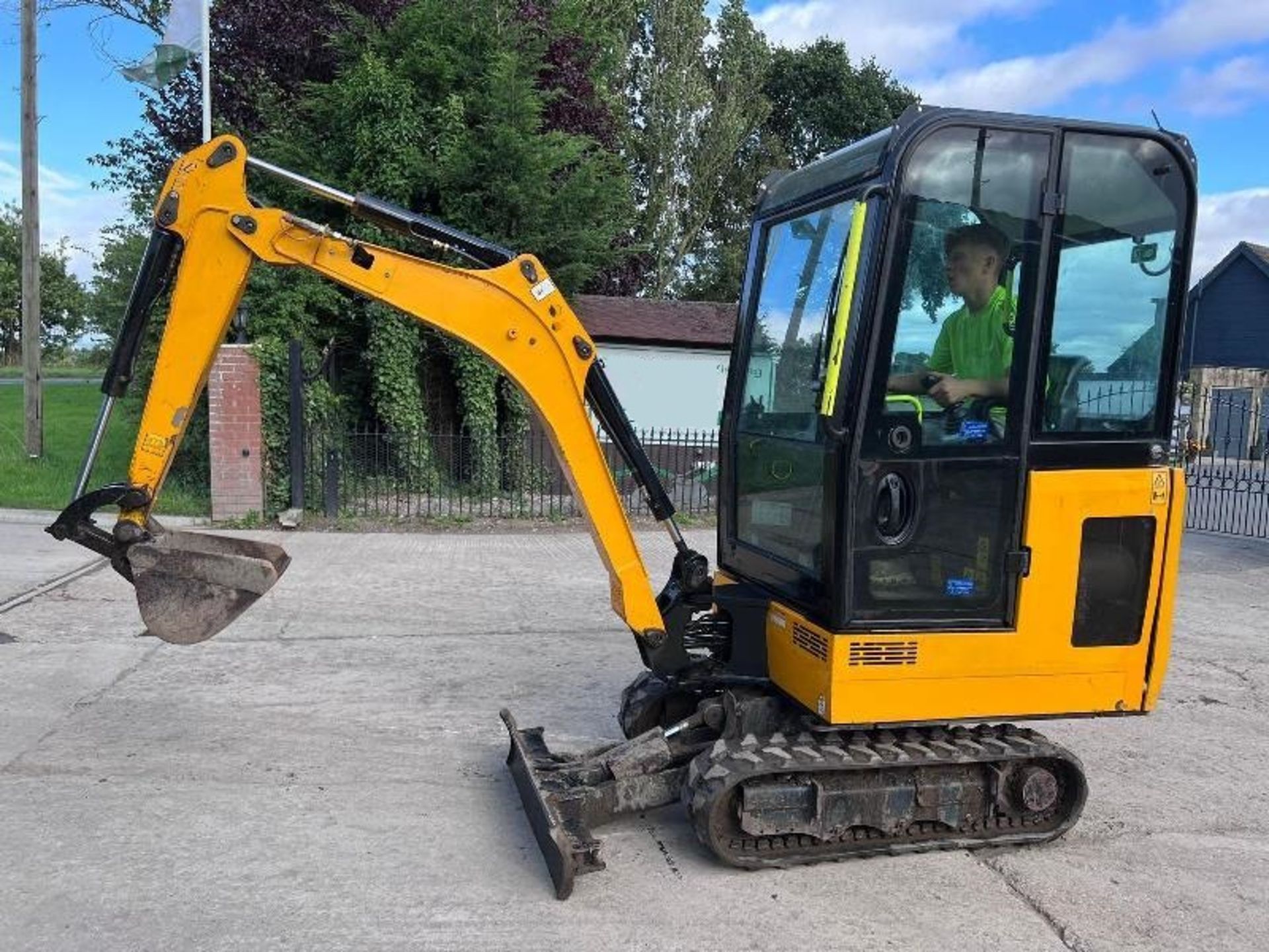 JCB 15-C1 TRACKED EXCAVATOR *YEAR 2018* C/W QUICK  - Image 6 of 13