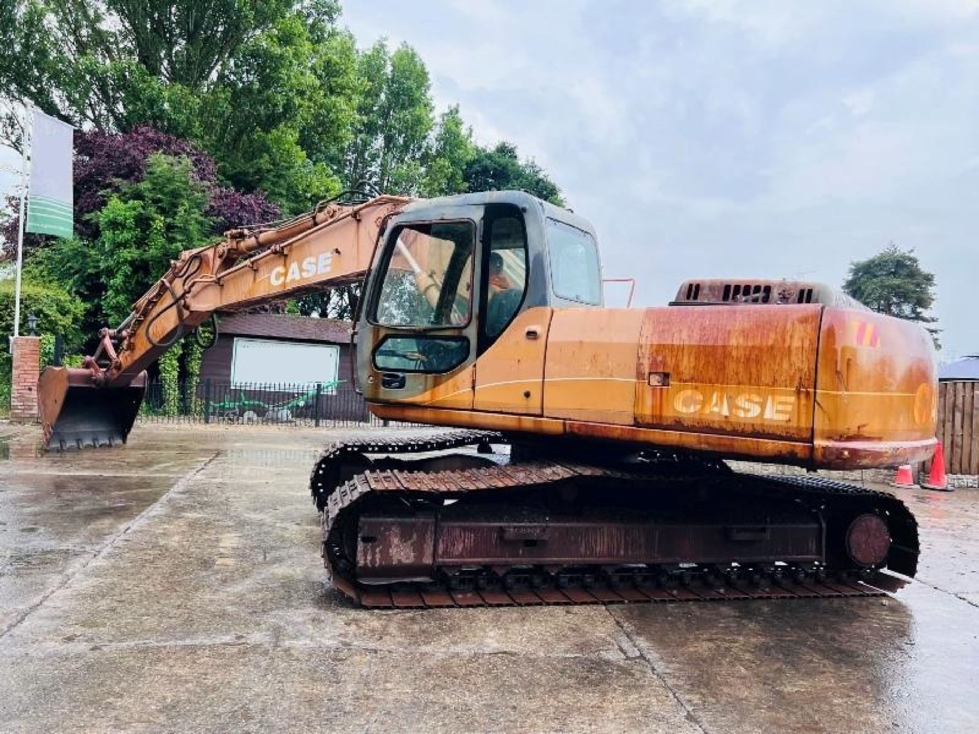 CASE CX210 TRACKED EXCAVATOR C/W ISUZU 6 CYLINDER  - Image 2 of 17