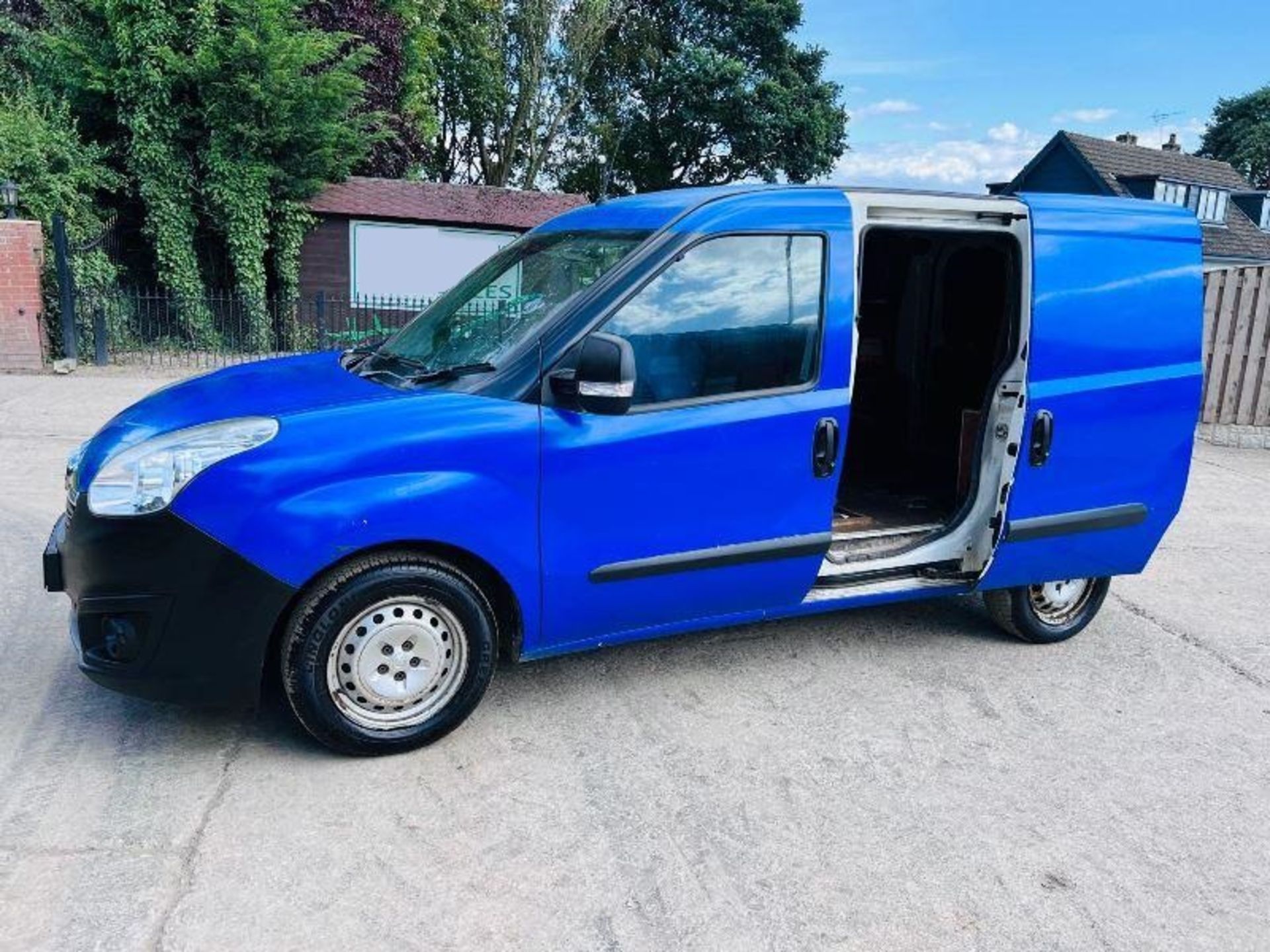 VAUXHALL COMBO VAN *YEAR 2017 , MOT'D TILL JANUARY - Image 3 of 15