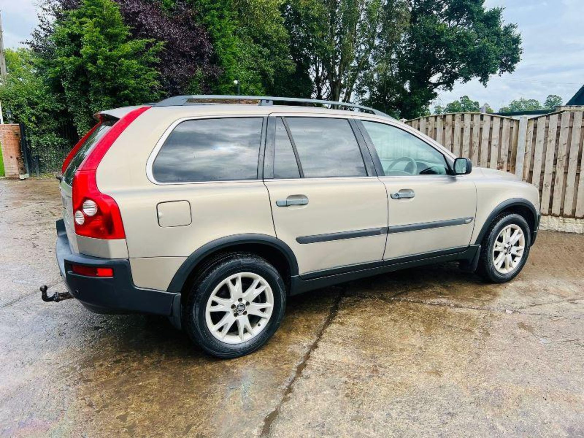 VOLVO XC90 7 SEATER DIESEL 2.4L *MOT'D TILL DECEMB - Image 6 of 13