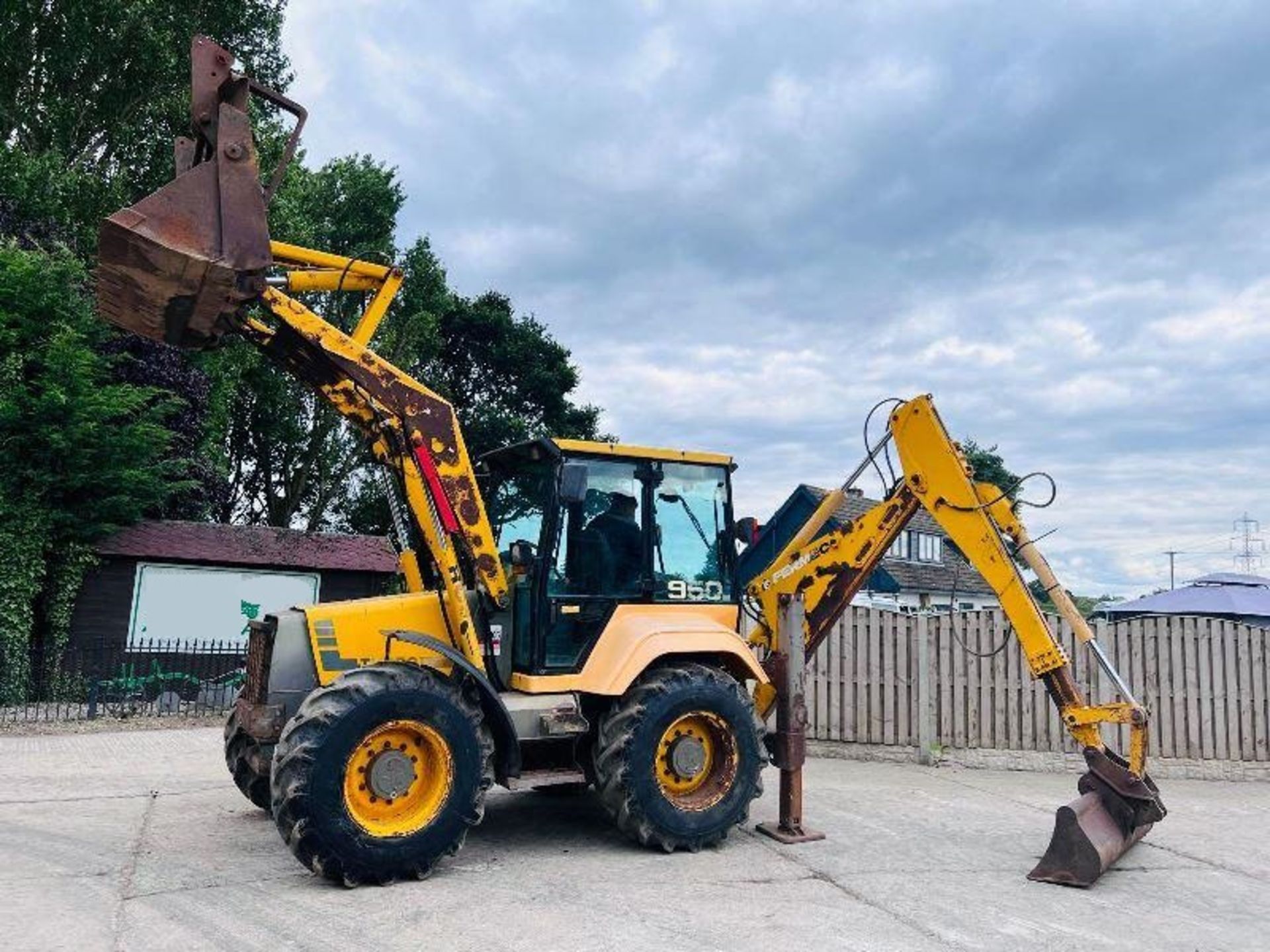 FERMEC 960 4WD EQUAL WHEELED BACKHOE DIGGER C/W RE - Image 5 of 14