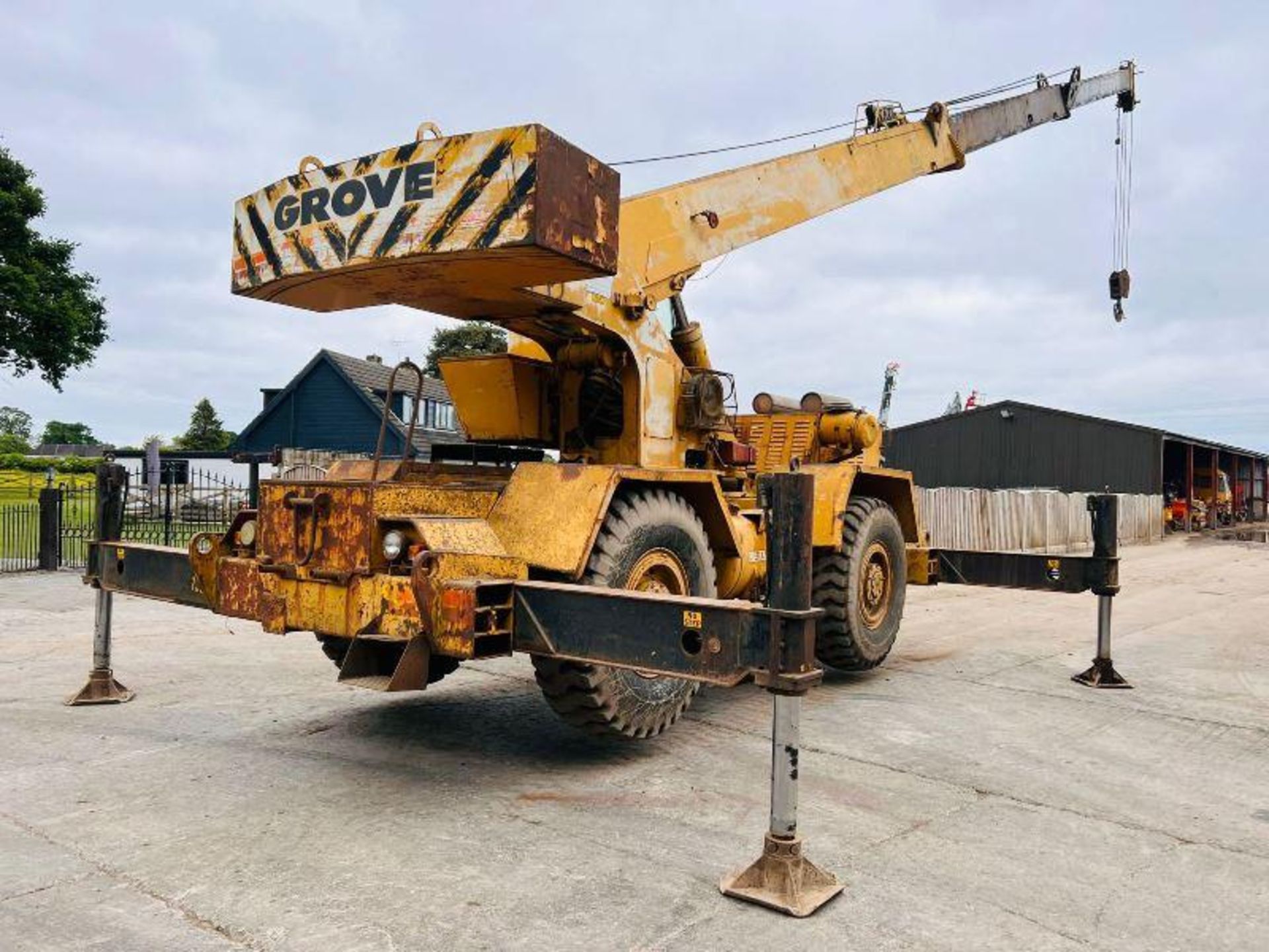 GROVES RT18 4X4 18 TON ROUGH TERRAIN CRANE C/W CAT - Image 7 of 16