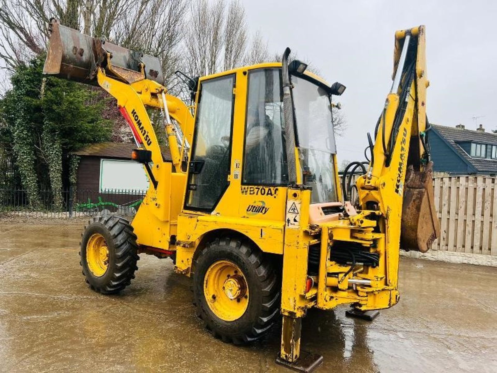 KOMATSU WB70A 4WD PIVOT STEER BACKHOE DIGGER C/W Q - Image 7 of 15