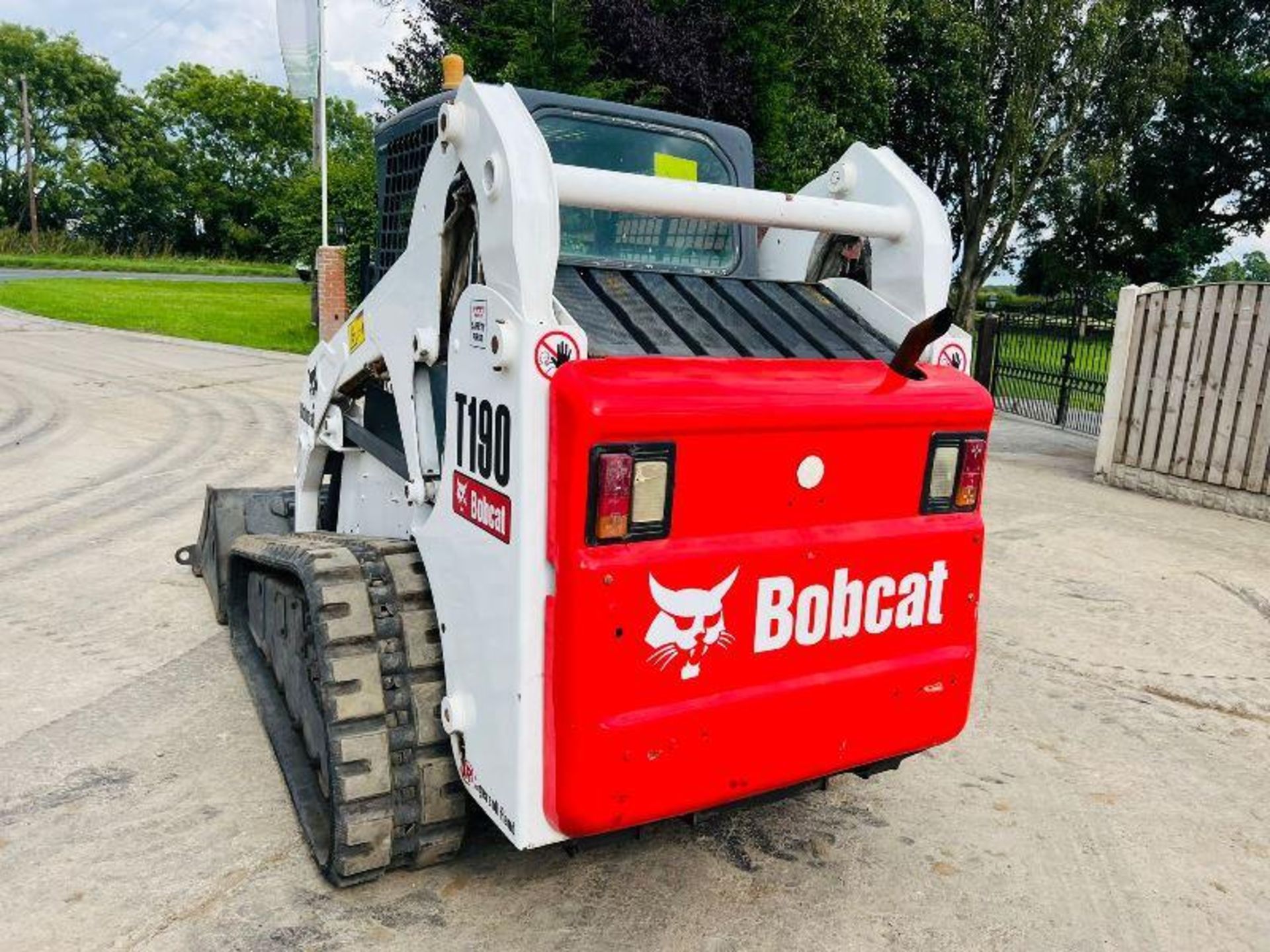 BOBCAT T190 TRACKED SKIDSTEER C/W BUCKET - Image 4 of 12