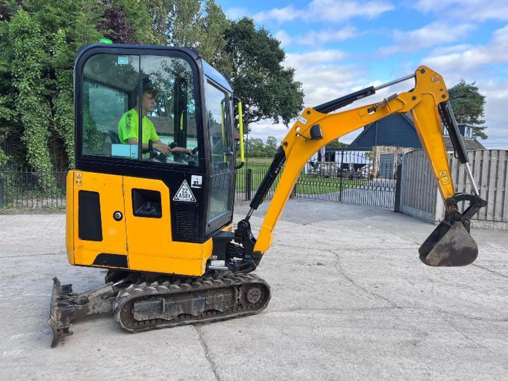 JCB 15-C1 TRACKED EXCAVATOR *YEAR 2018* C/W QUICK  - Image 7 of 13