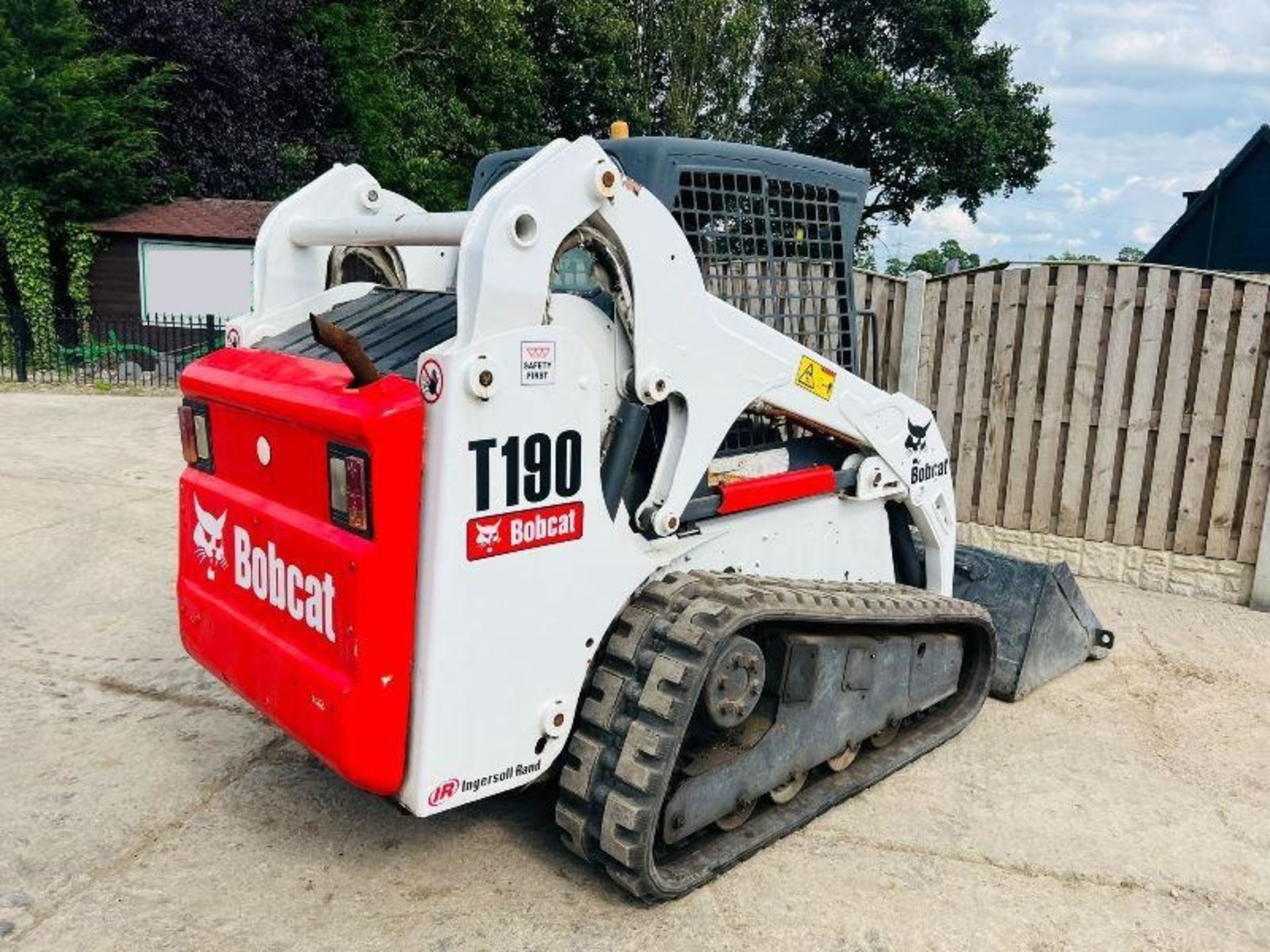 BOBCAT T190 TRACKED SKIDSTEER C/W BUCKET - Image 12 of 12