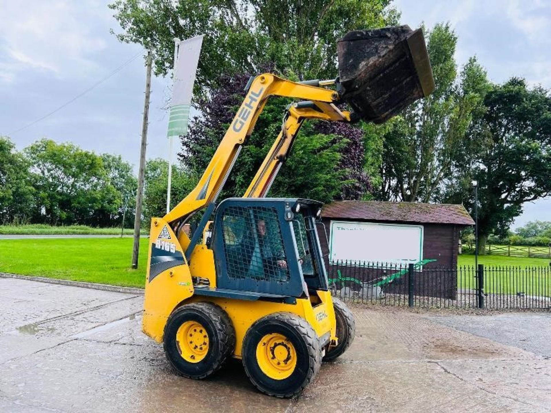 GEHL R165 4WD SKIDSTEER *YEAR 2018* C/W HIGH FLOW  - Image 10 of 16