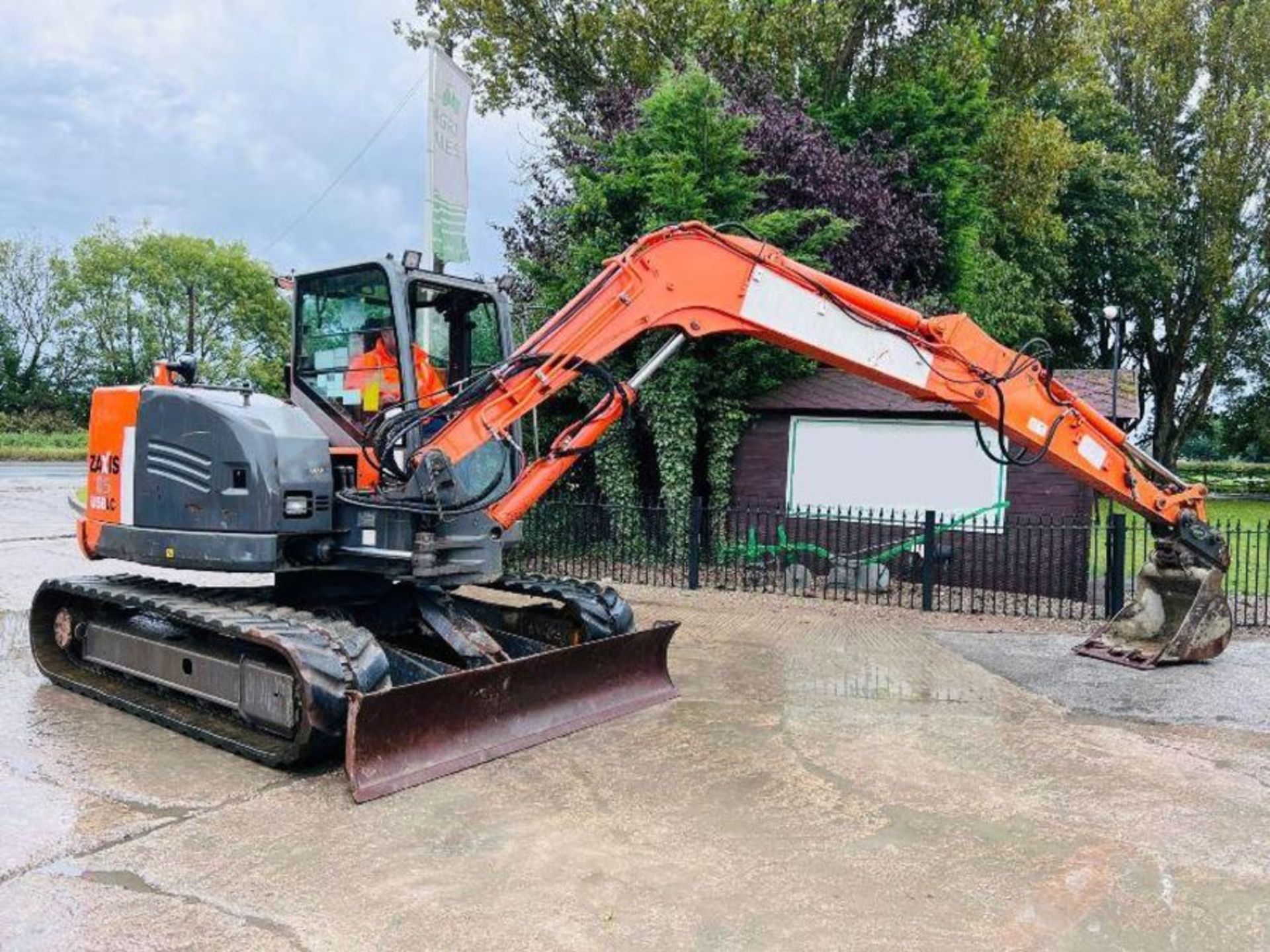 HITACHI ZX85USBLC-3 TRACKED EXCAVATOR C/W QUICK HITCH - Image 3 of 15