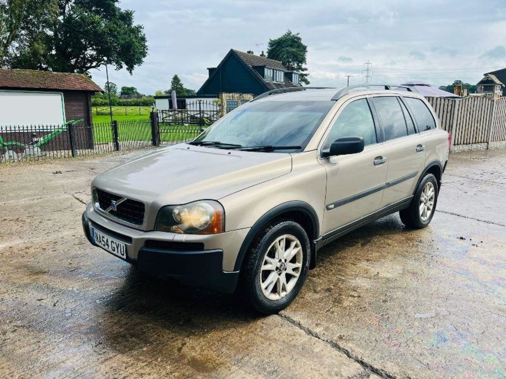 VOLVO XC90 7 SEATER DIESEL 2.4L *MOT'D TILL DECEMBER 2023*. - Image 2 of 13