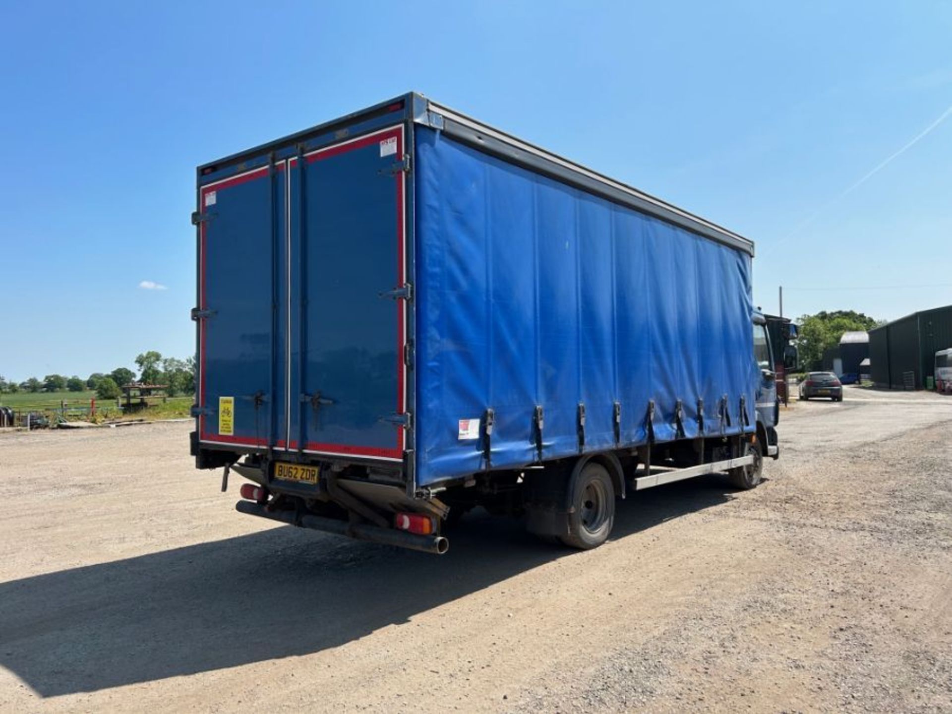 2012 DAF TRUCKS - DAY CAB - AUTO - EURO 5 - DHOLLANDIA TUCK UNDER TAIL LIFT WITH 1000KG CAPACITY - Image 24 of 34