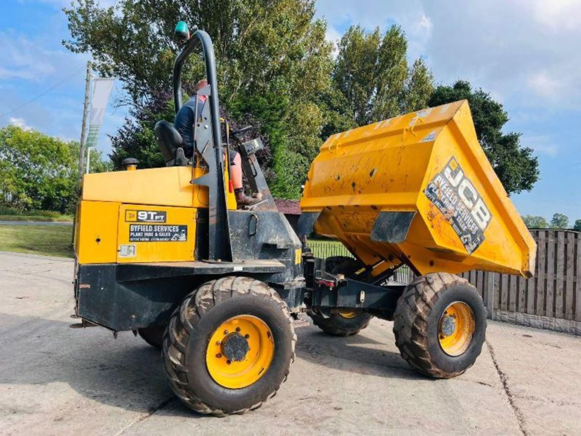 JCB 9TFT 4WD DUMPER *YEAR 2016, 1965 HOURS * C/W ROLE BAR - Image 4 of 14