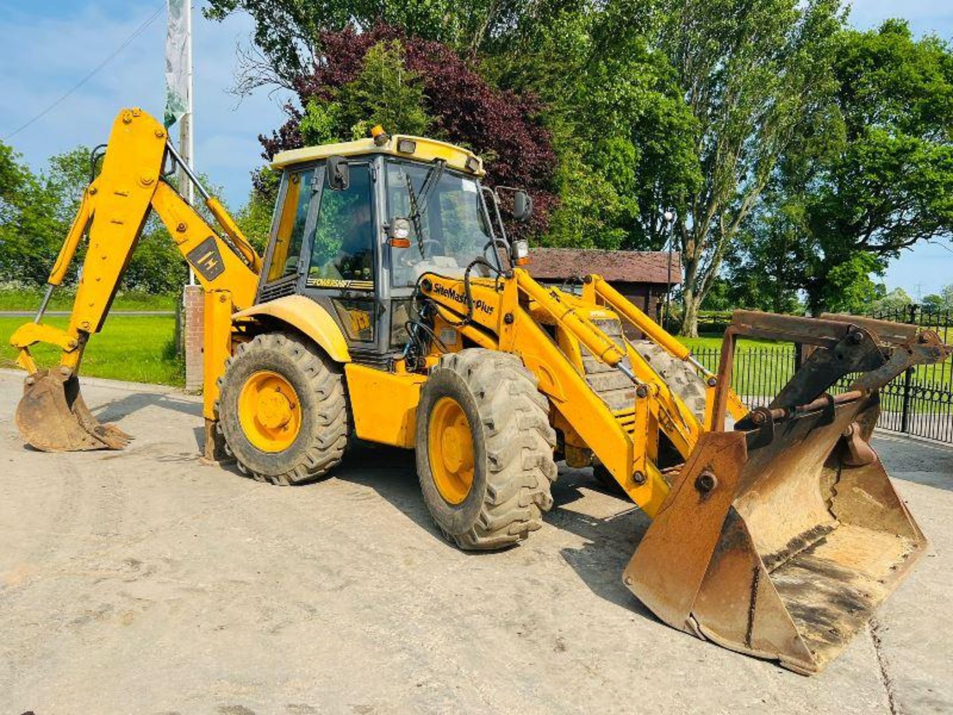 JCB 3CX SUPER 4WD BACKHOE DIGGER C/W EXTENDING DIG & 4 WHEEL STEER - Image 11 of 13