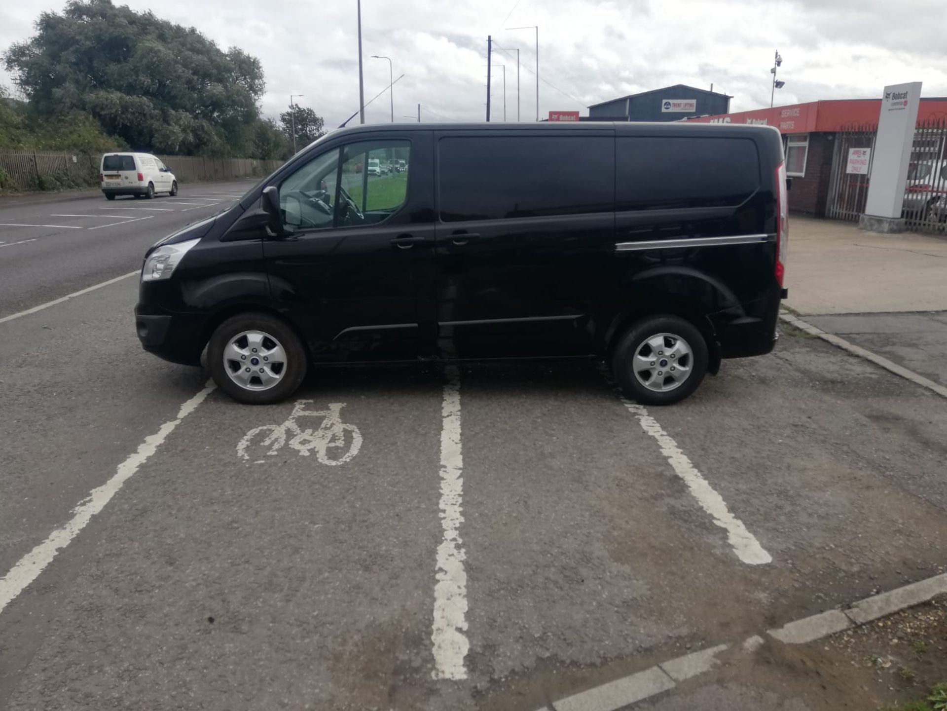 2016 16 FORD TRANSIT CUSTOM LIMITED 2.0 PANEL VAN - 64K MILES - EURO 6 - AIR CON - ALLOY WHEELS - Image 4 of 10