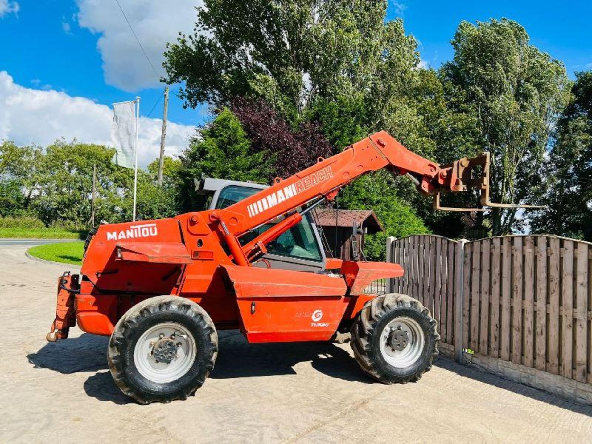 MANITOU MLT628T 4WD TELEHANDLER *AG-SPEC* C/W PICK UP HITCH - Image 11 of 12