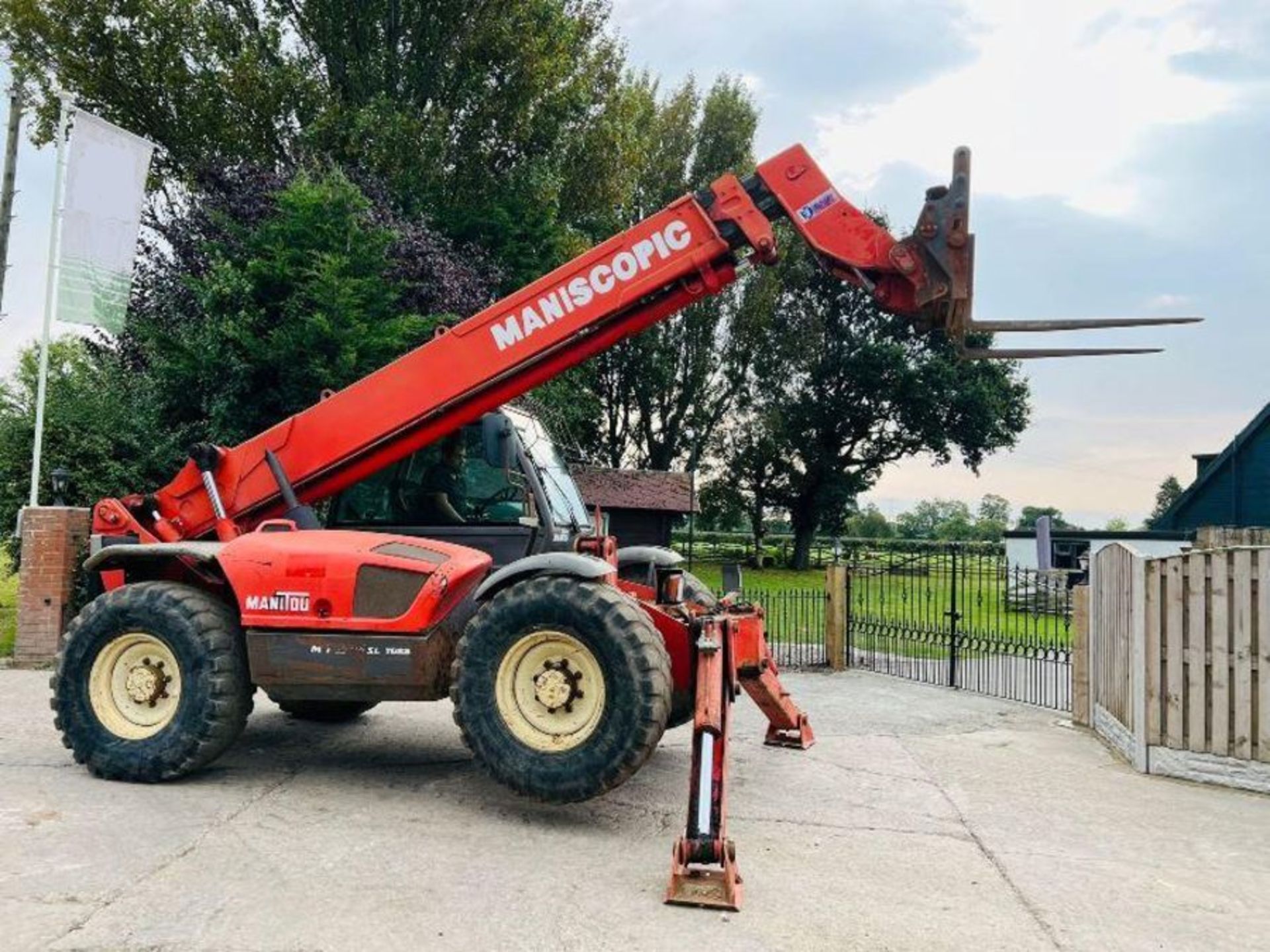 MANITOU MT1337SL 4WD TELEHANDLER *13 METER REACH* C/W PALLE TINES 