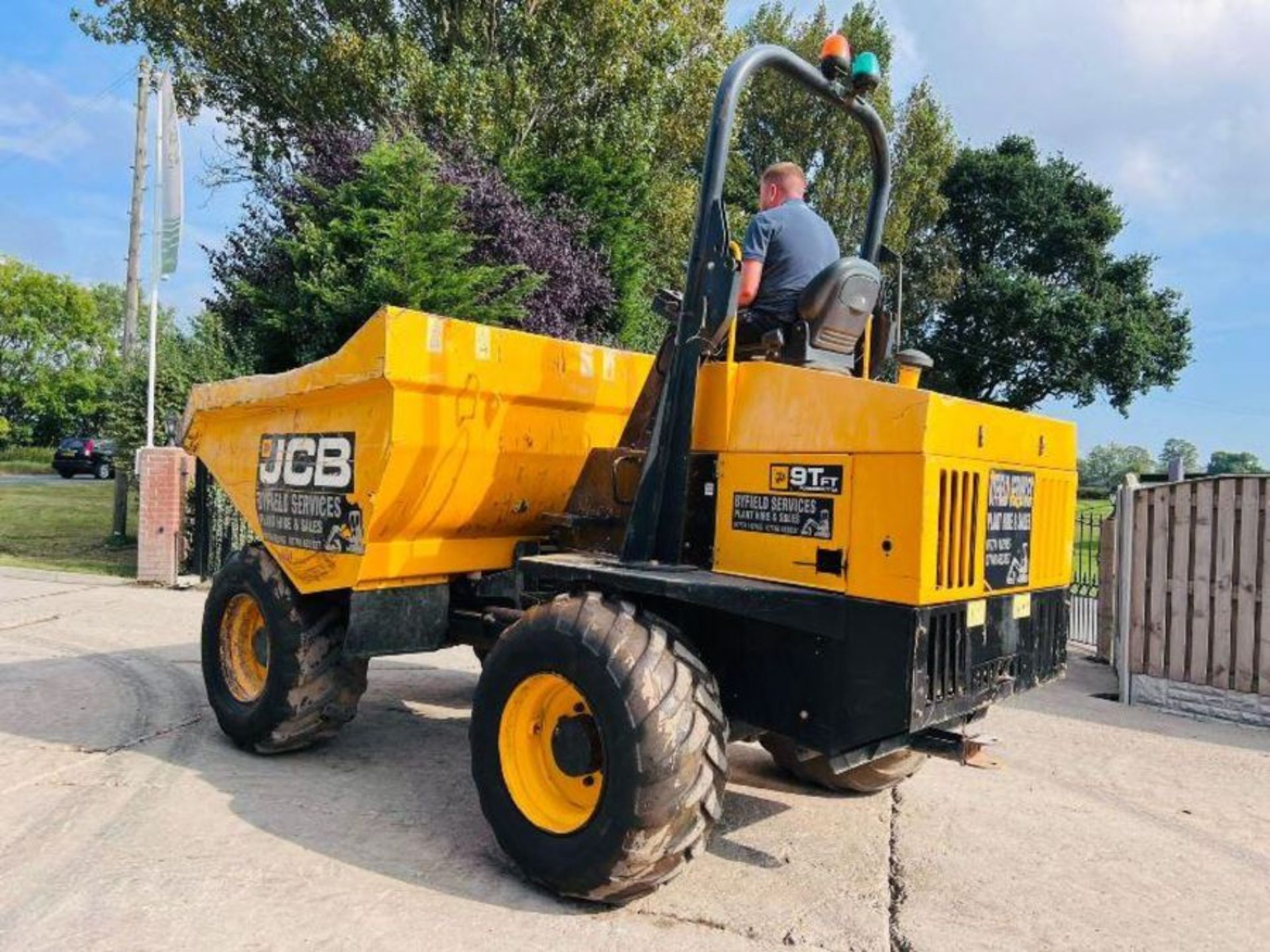 JCB 9TFT 4WD DUMPER *YEAR 2016, 1965 HOURS * C/W ROLE BAR - Image 9 of 14