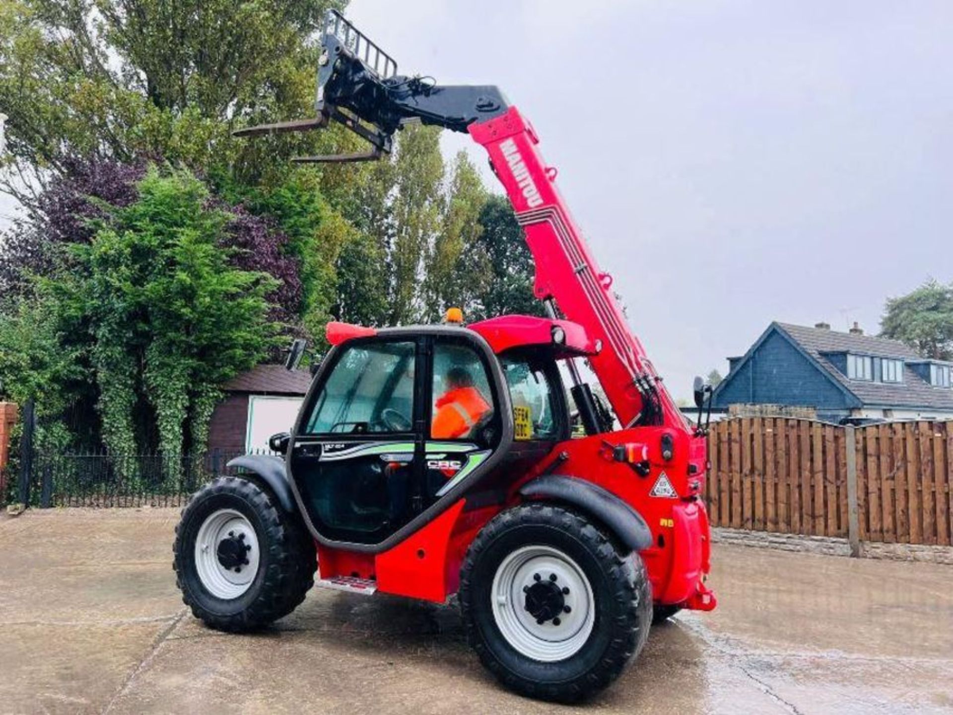 MANITOU MLT634-120 4WD TELEHANDLER *YEAR 2014, 4117 HOURS AG-SPEC* C/W PUH - Image 2 of 15