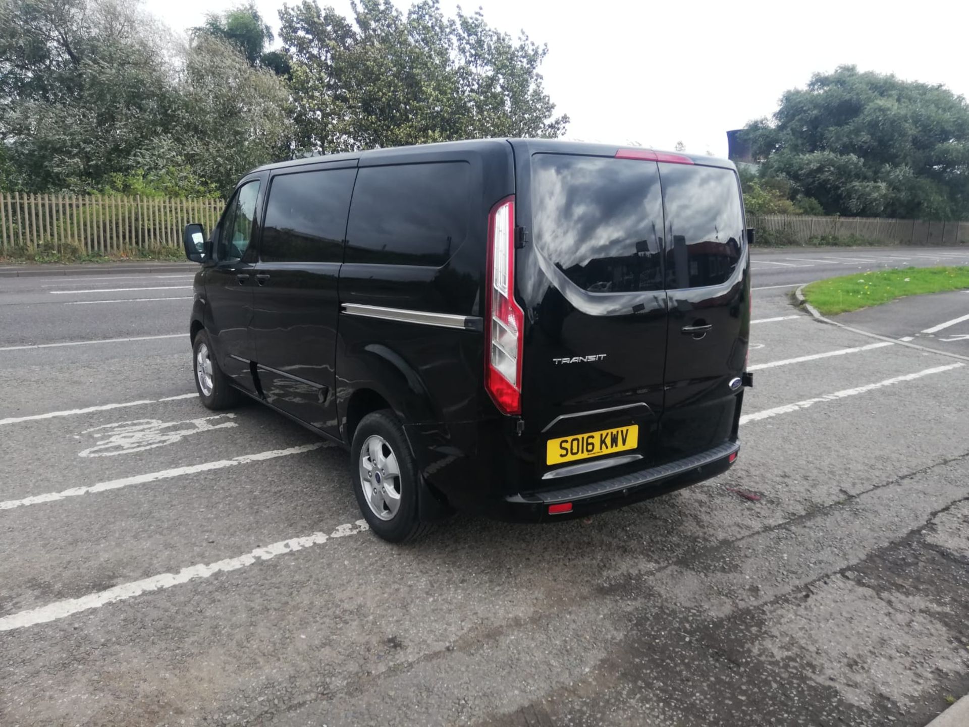 2016 16 FORD TRANSIT CUSTOM LIMITED 2.0 PANEL VAN - 64K MILES - EURO 6 - AIR CON - ALLOY WHEELS - Image 5 of 10