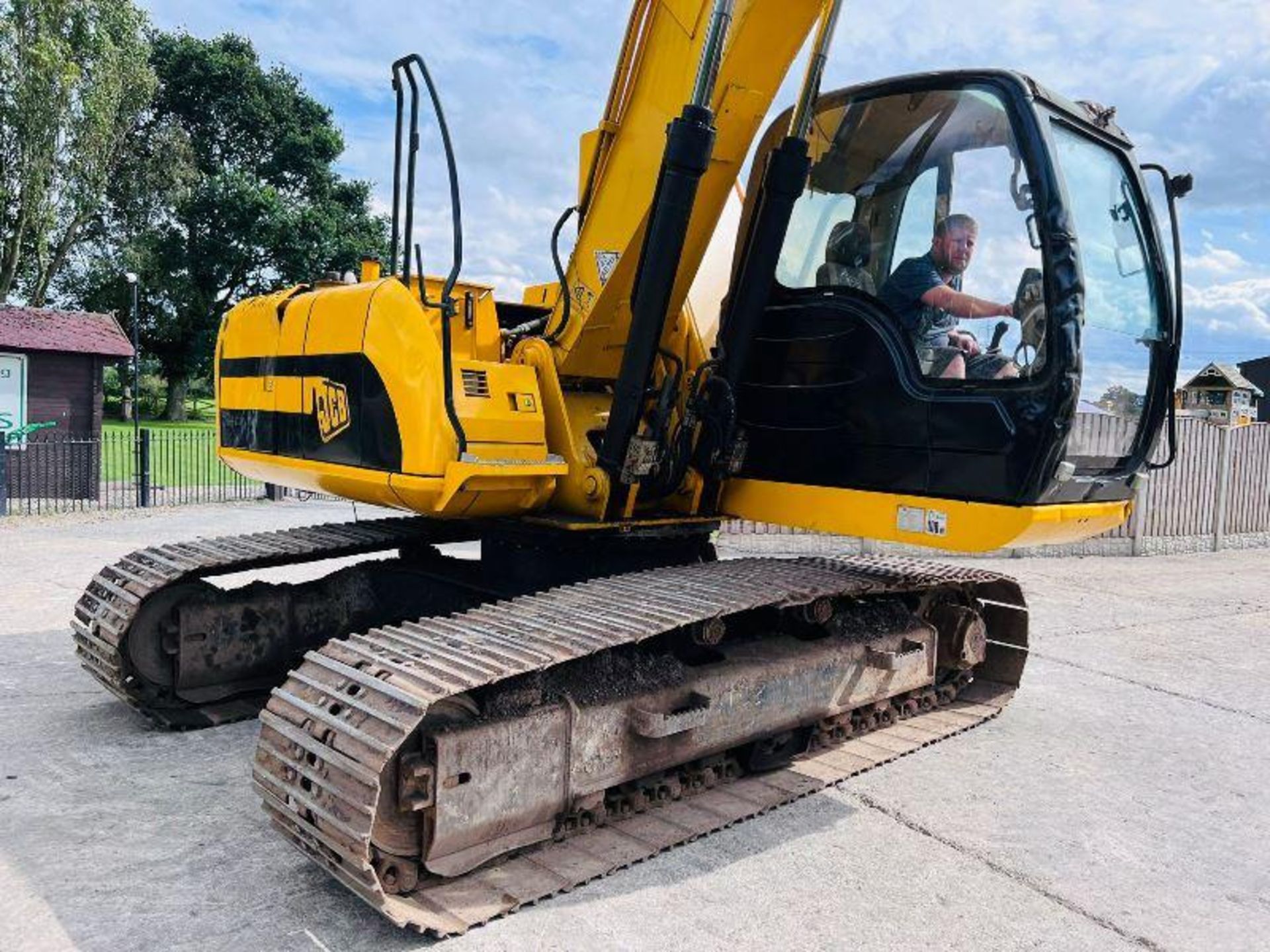 JCB JS160 HIGH RISE CABIN TRACKED EXCAVATOR *YEAR 2010* C/W QUICK HITCH - Image 8 of 15