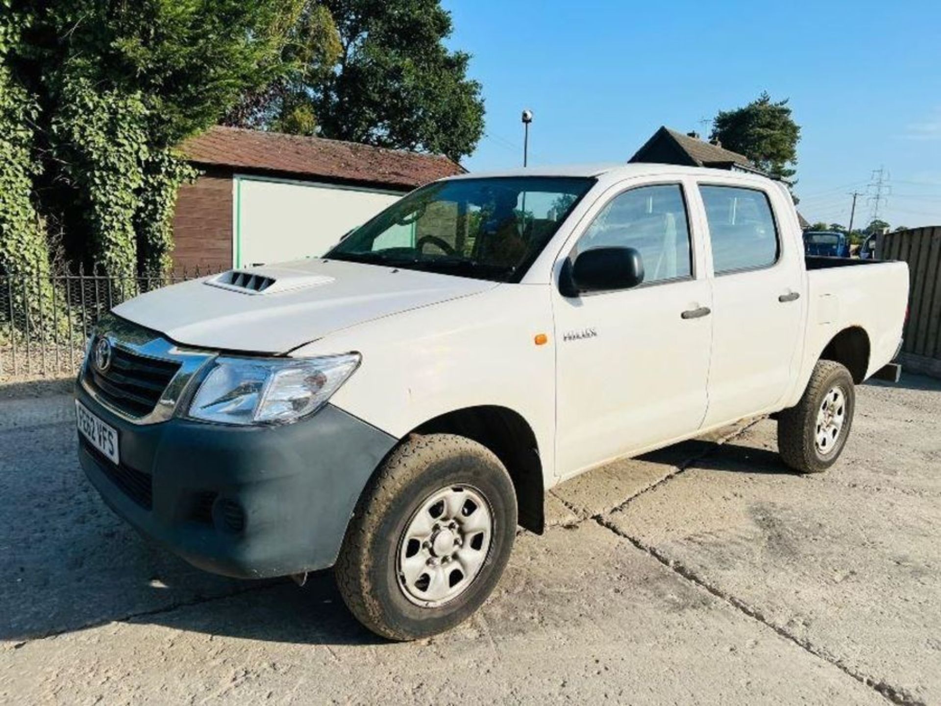 TOYOTA HILUX 2.5L DOUBLE CAB PICK UP *YEAR 2012*