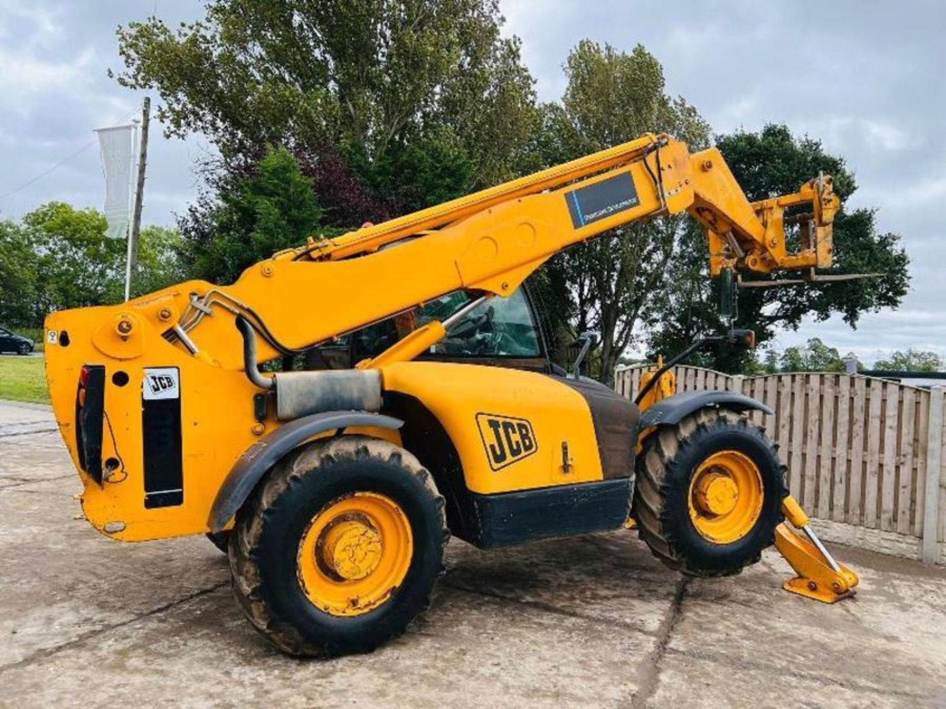 JCB 532-120 4WD TELEHANDLER * 12 METER REACH, 3723 HOURS *  - Image 10 of 17